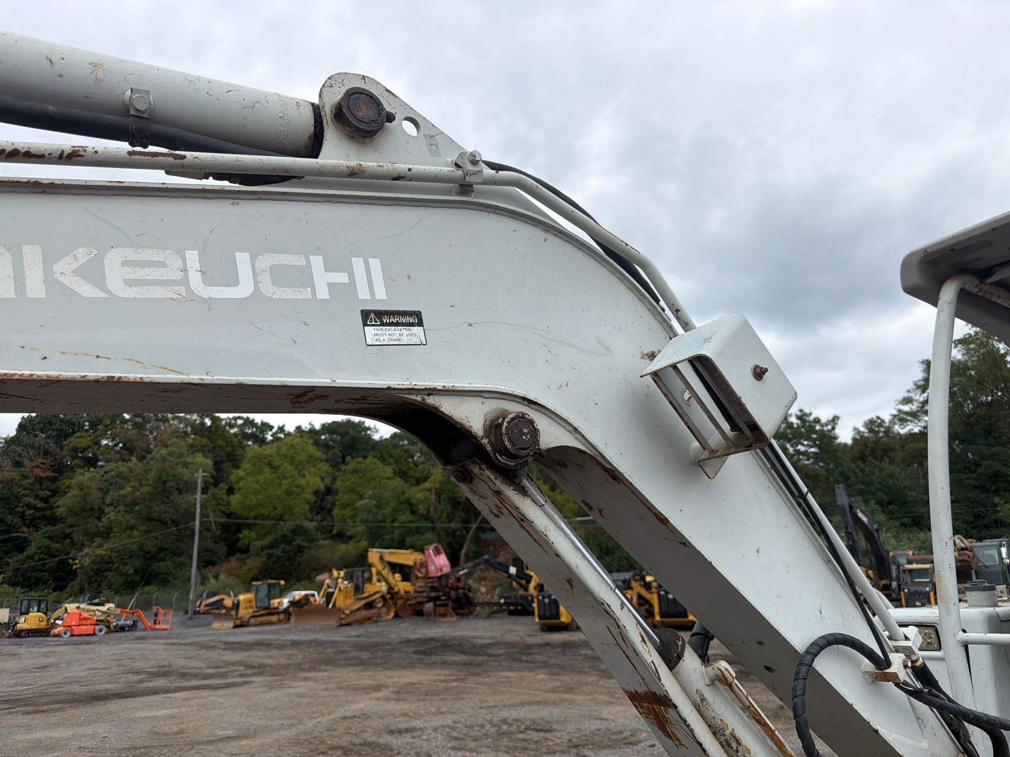 Takeuchi TB-135