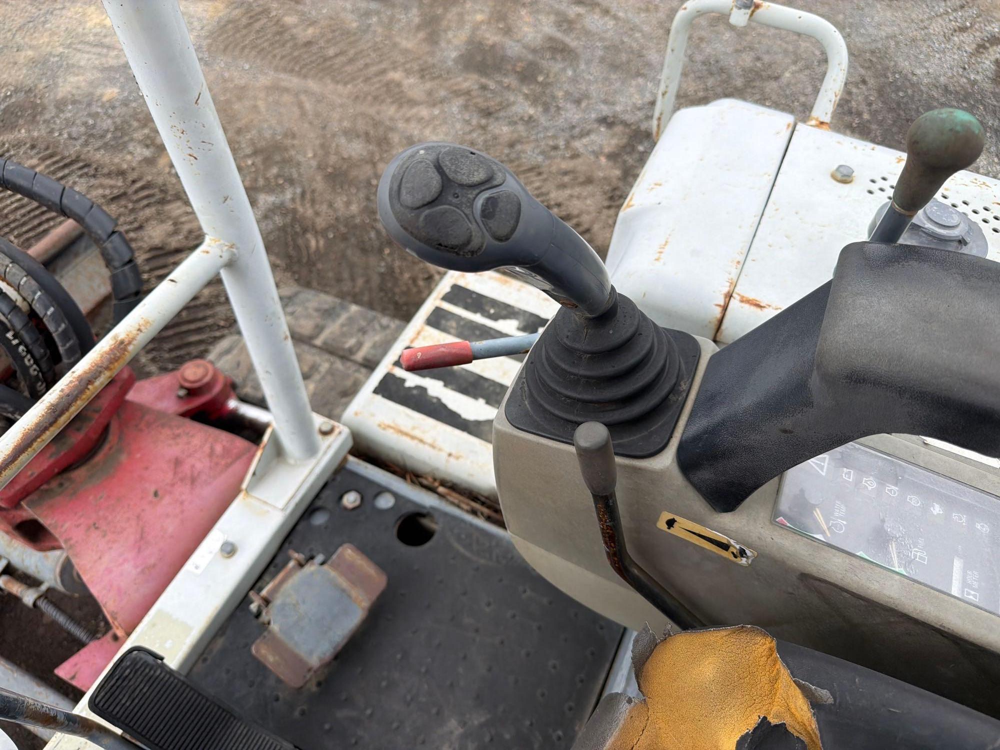 Takeuchi TB-135