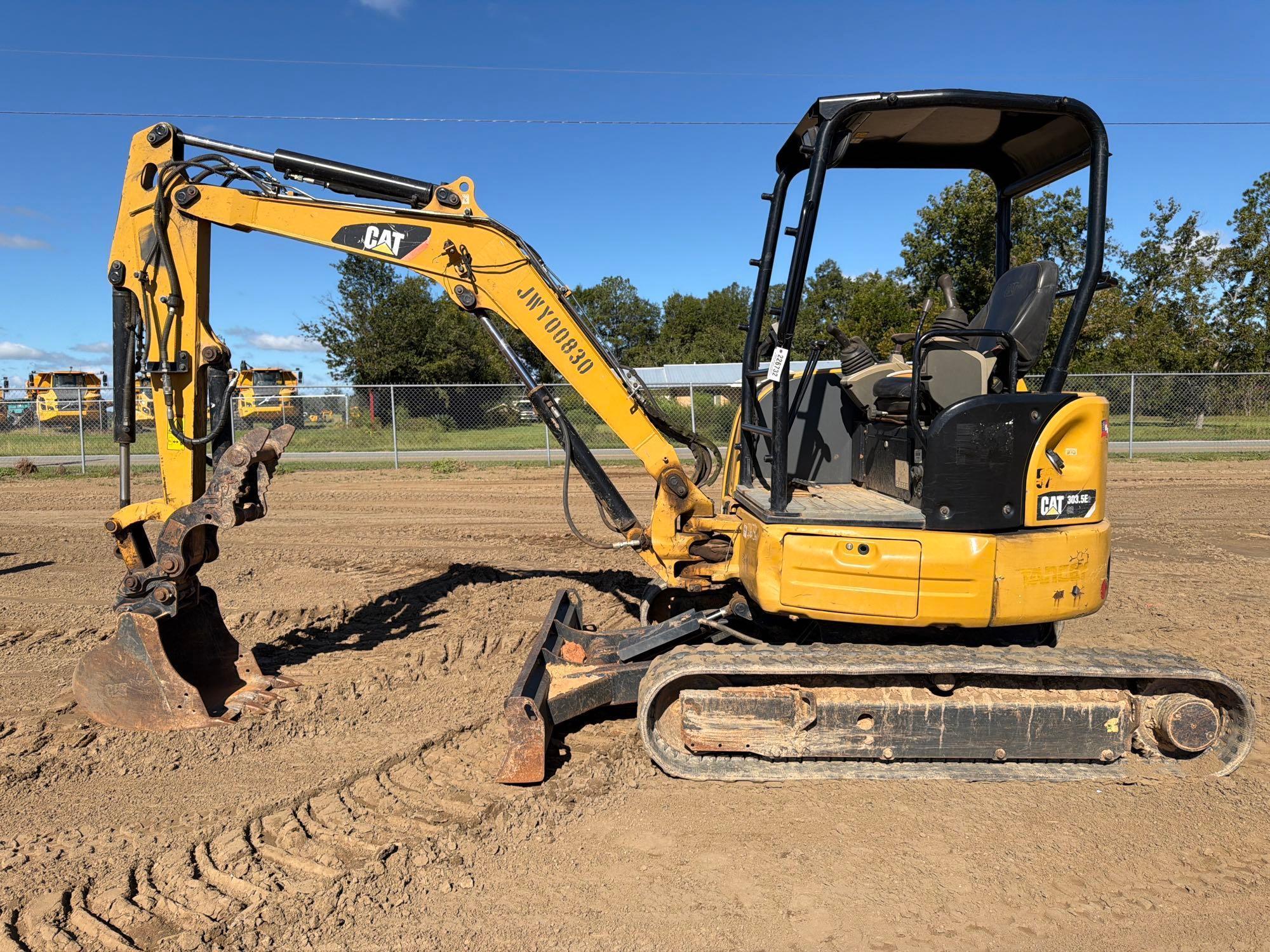 2016 Caterpillar 303.5E2CR