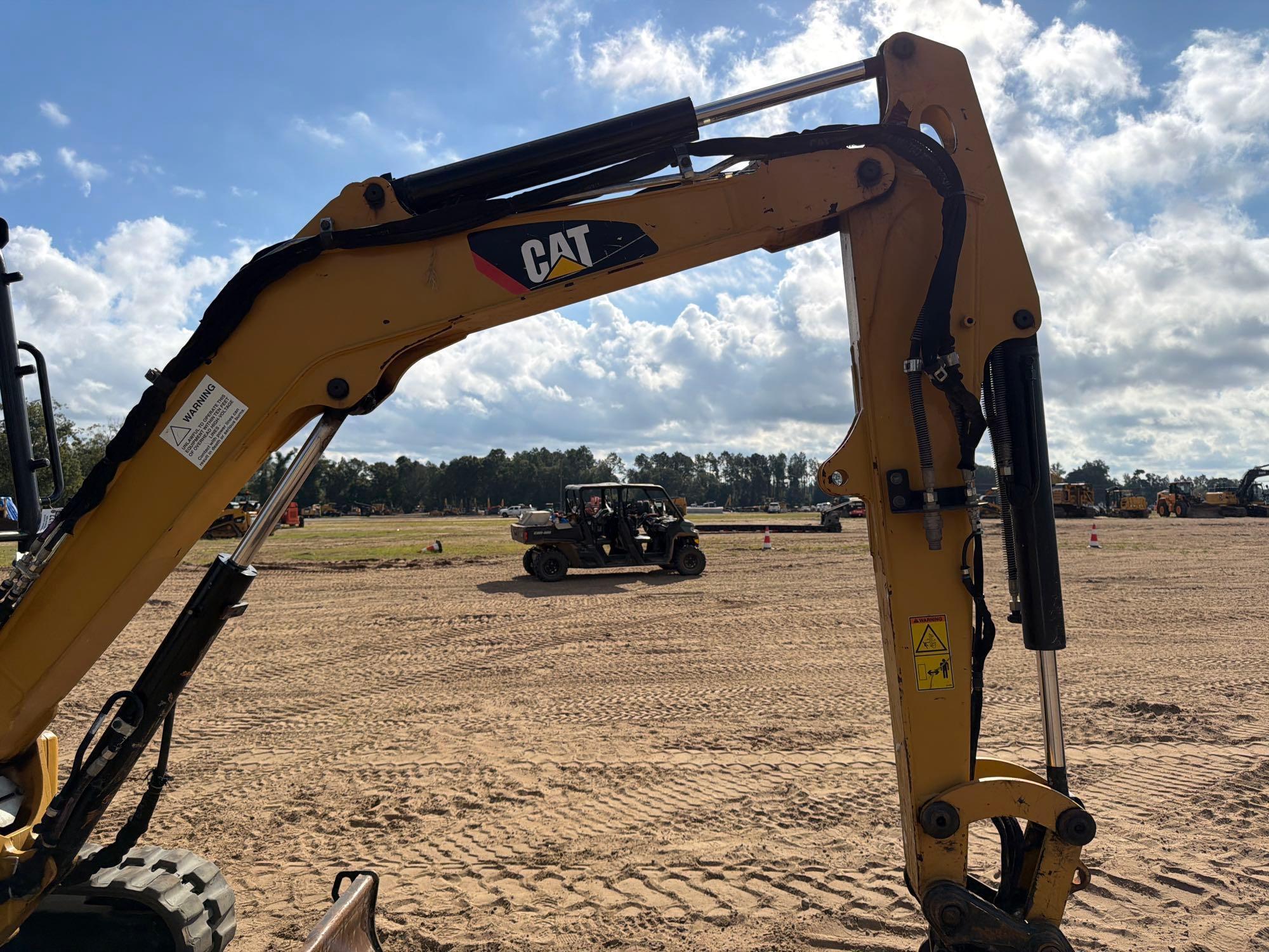 2019 Caterpillar 305.5E2CR