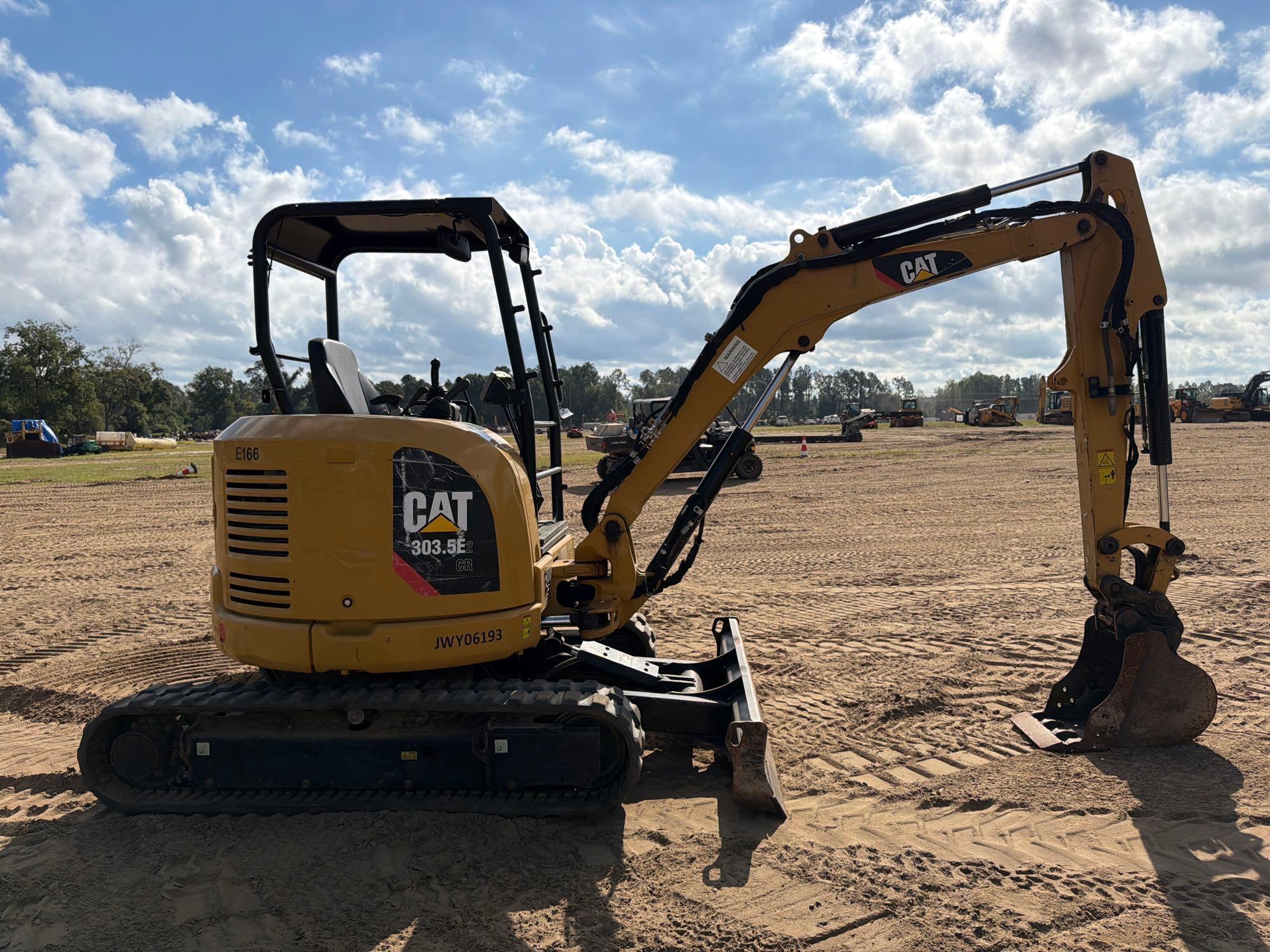 2019 Caterpillar 305.5E2CR