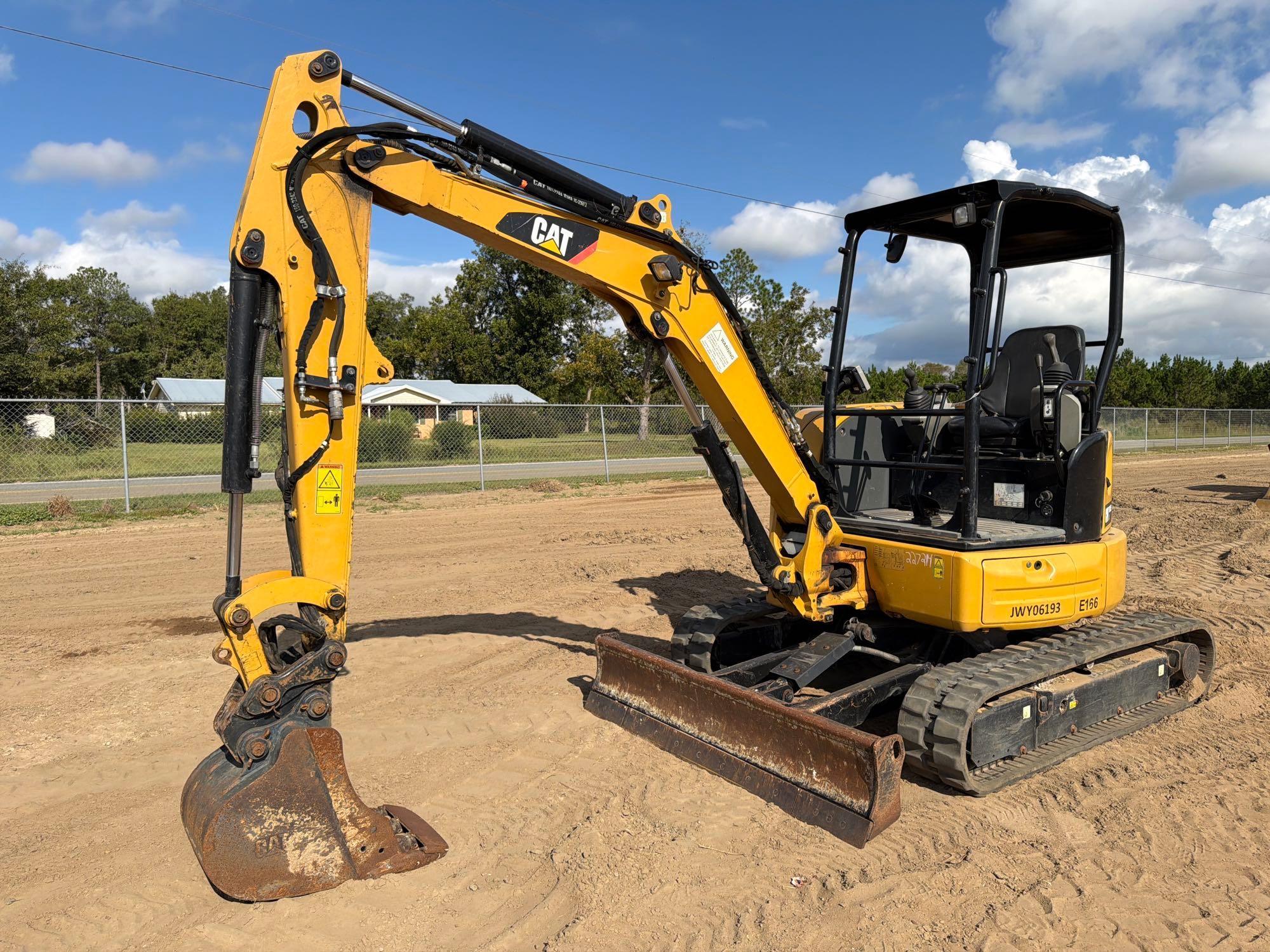 2019 Caterpillar 305.5E2CR