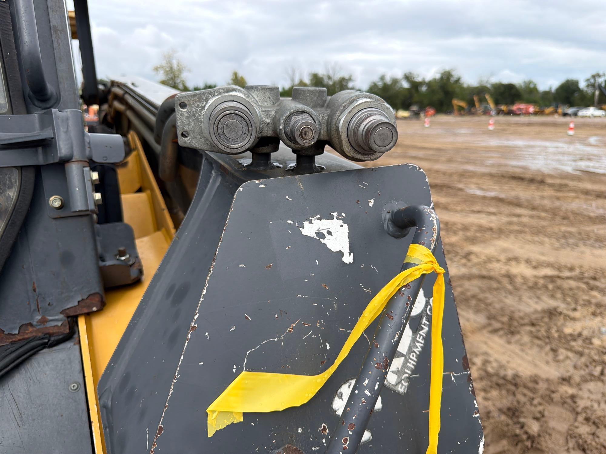 2013 John Deere 333 E