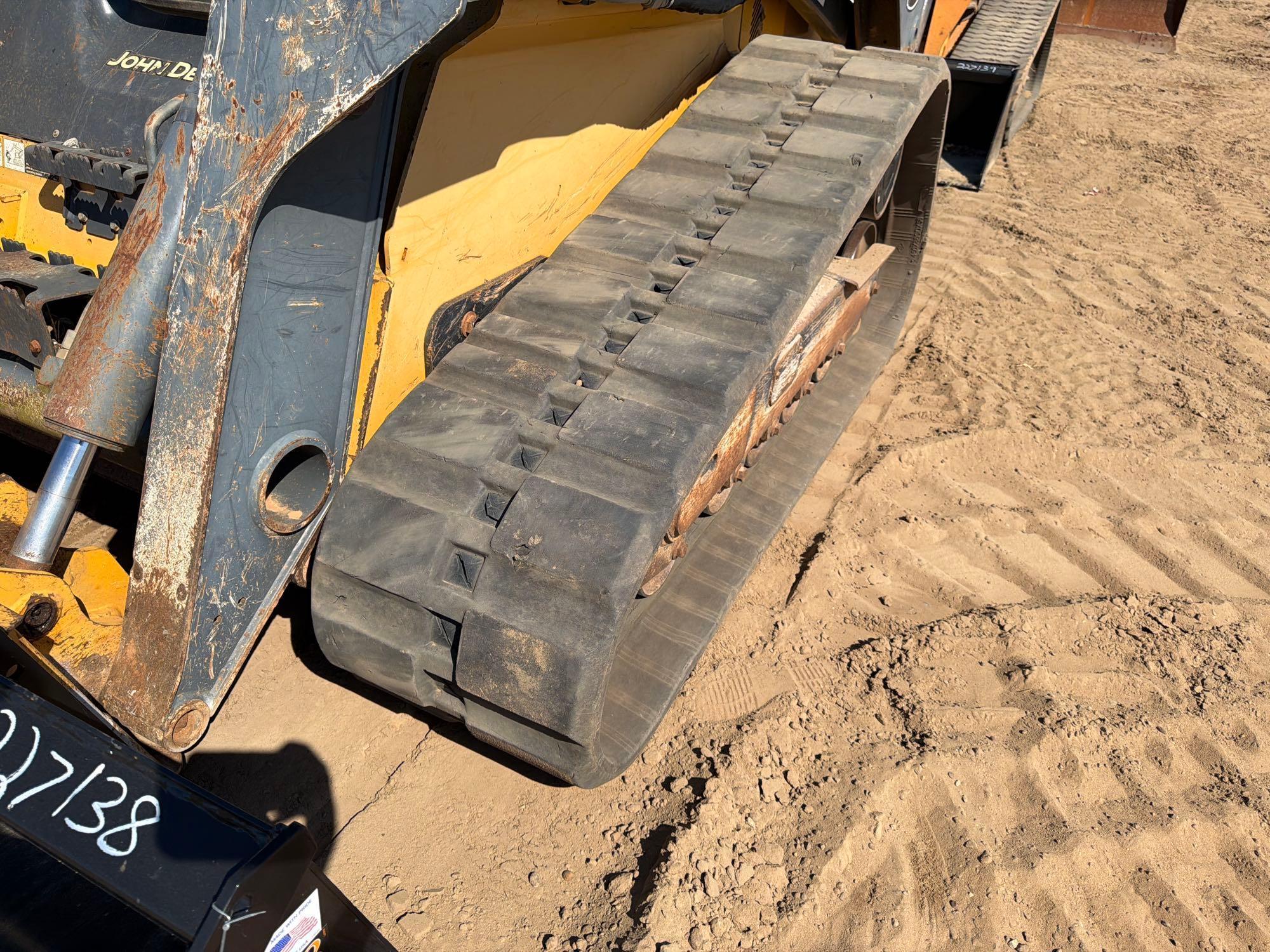2014 John Deere 333 E