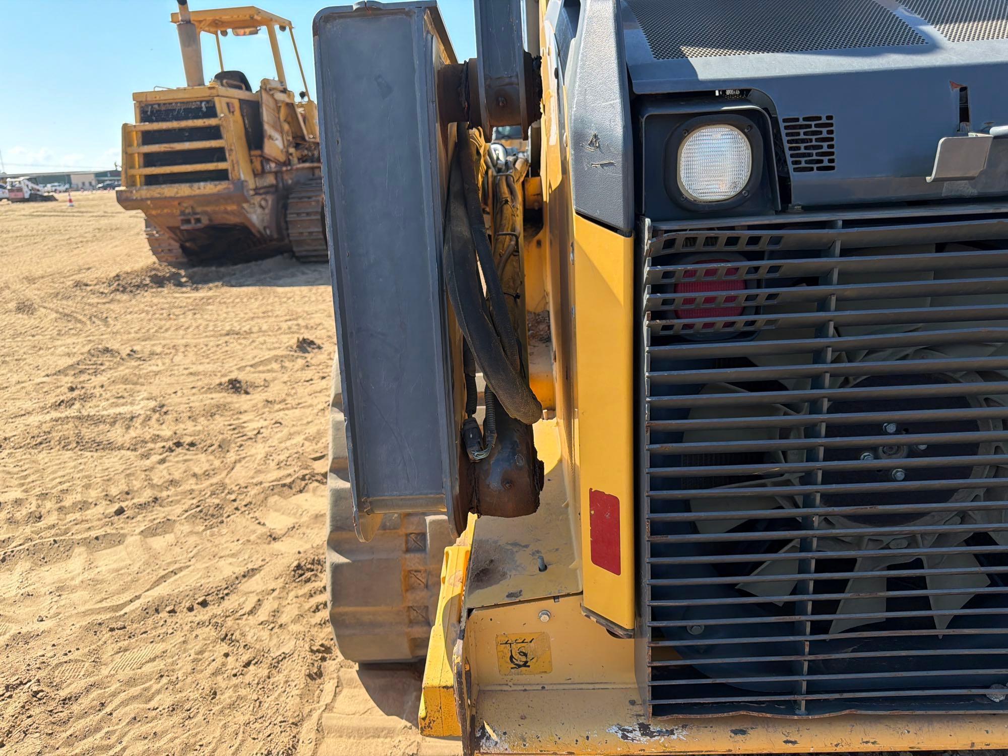 2014 John Deere 333 E