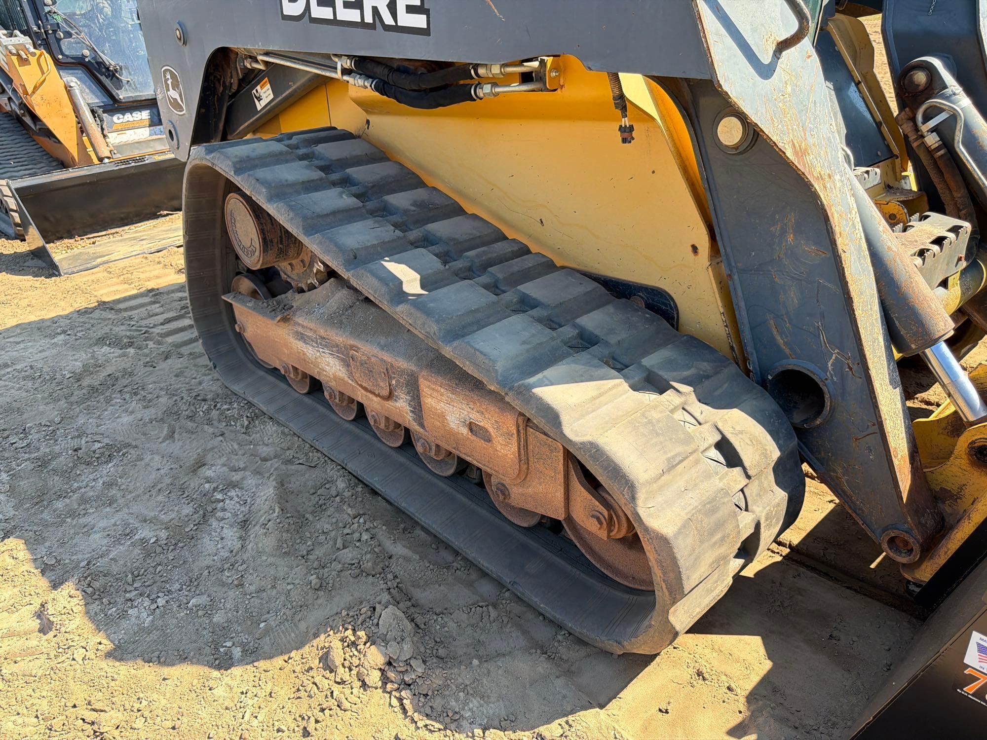2014 John Deere 333 E