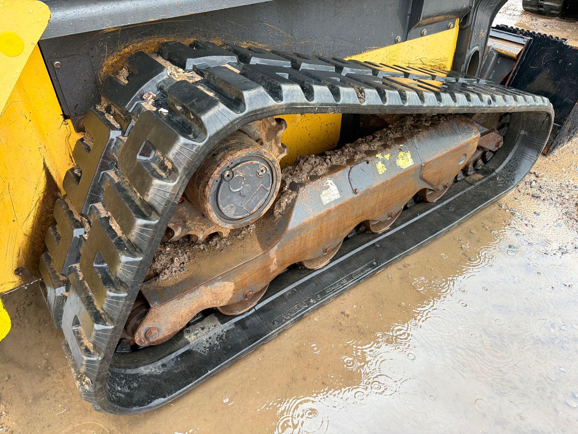 2019 New Holland C232