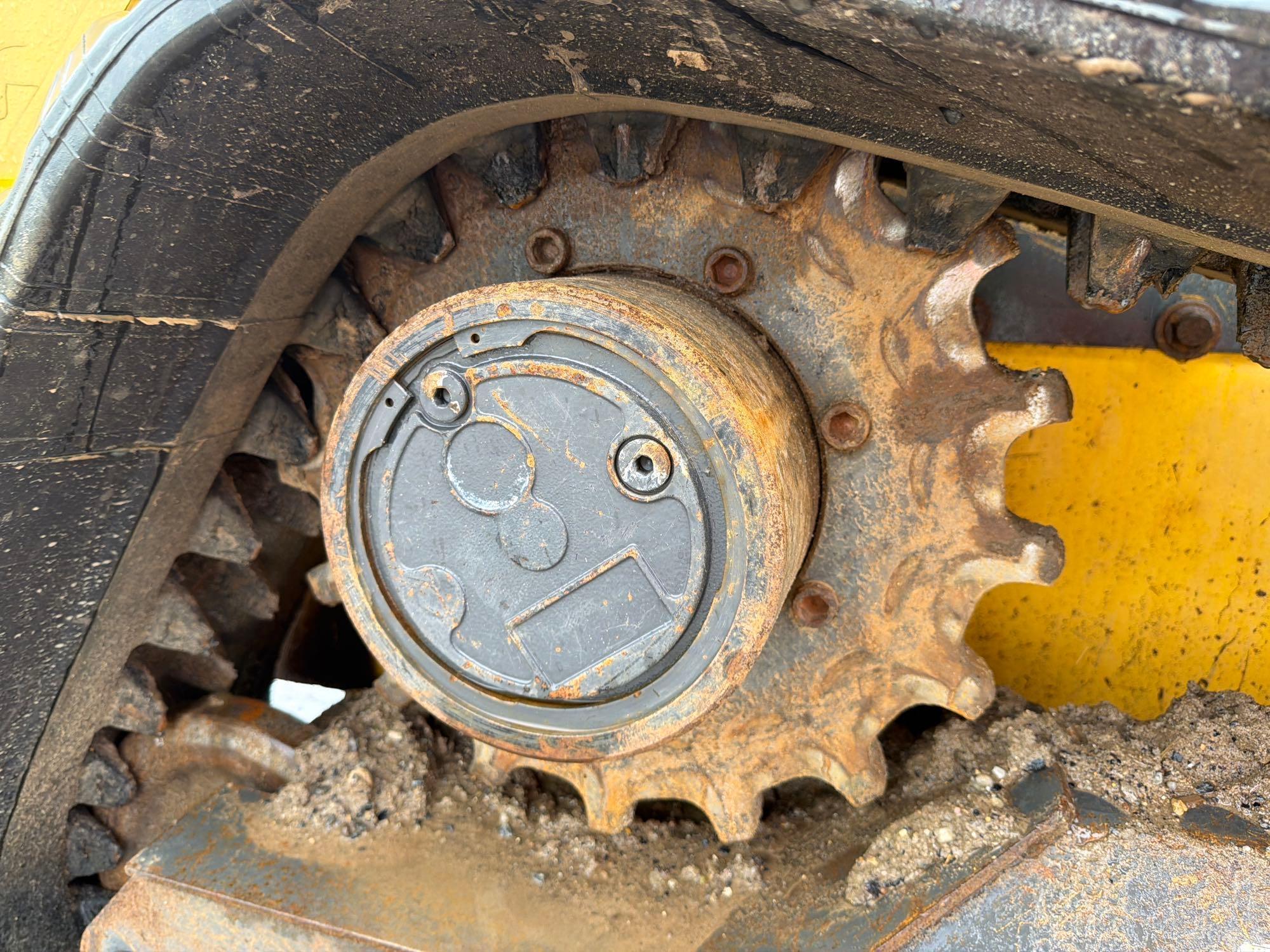 2019 New Holland C232