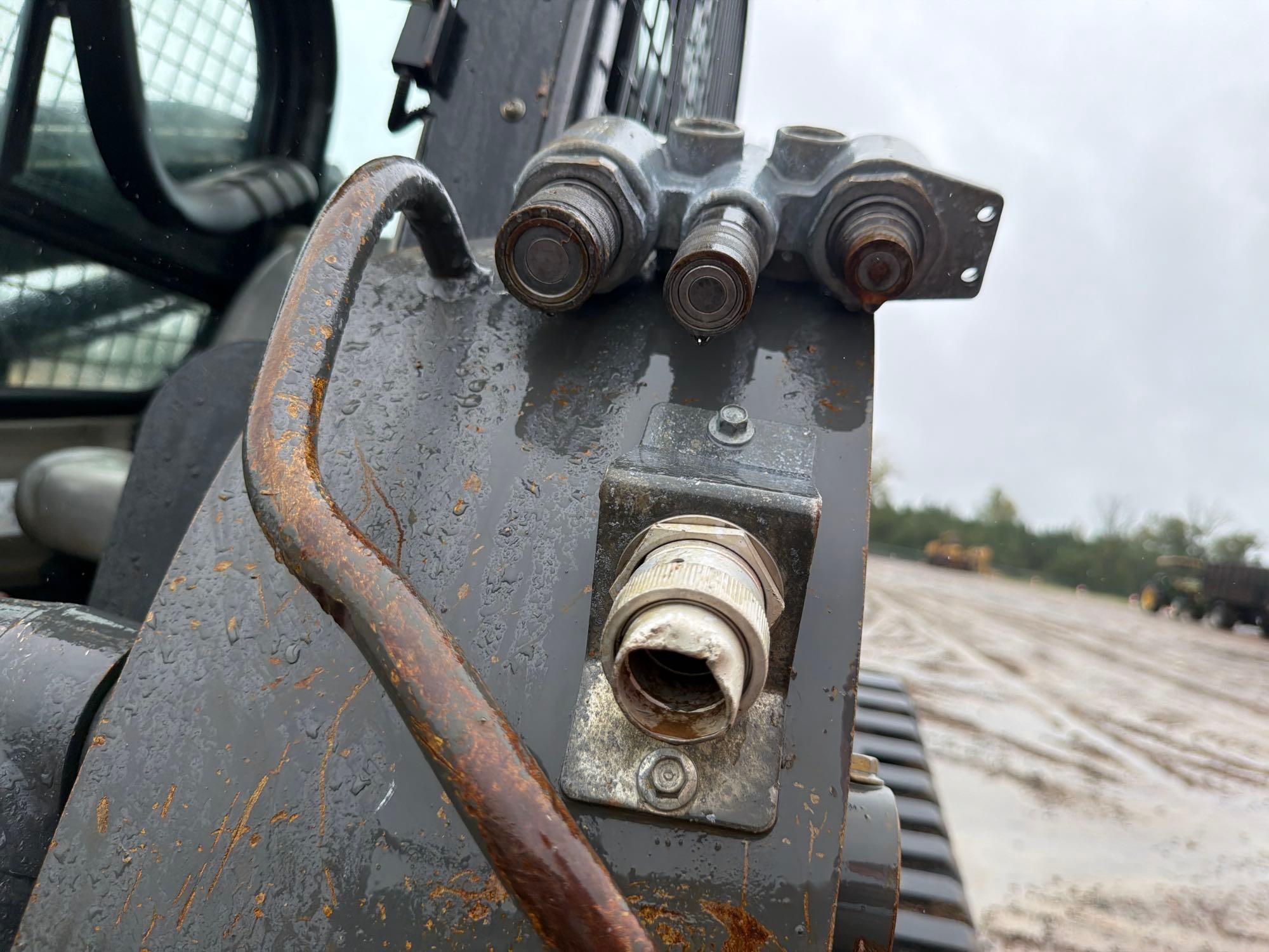 2019 New Holland C232