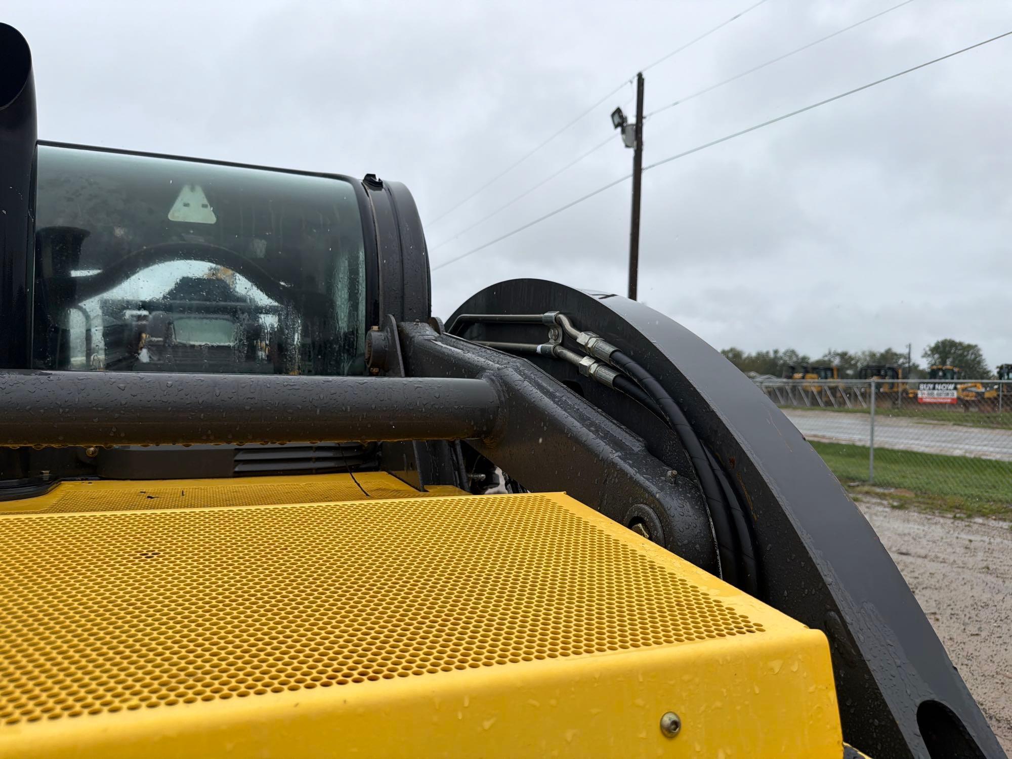 2019 New Holland C232