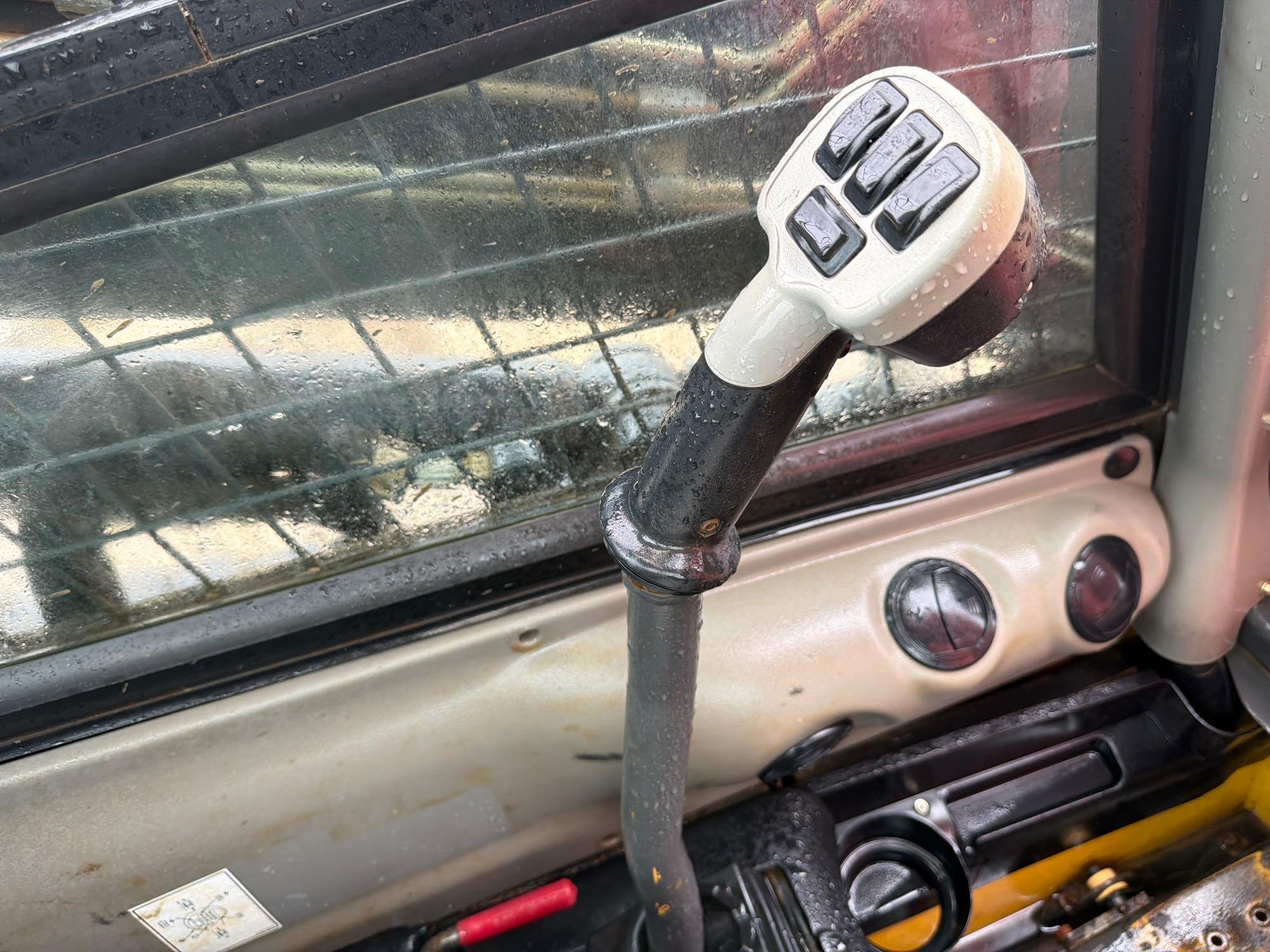 2019 New Holland C232