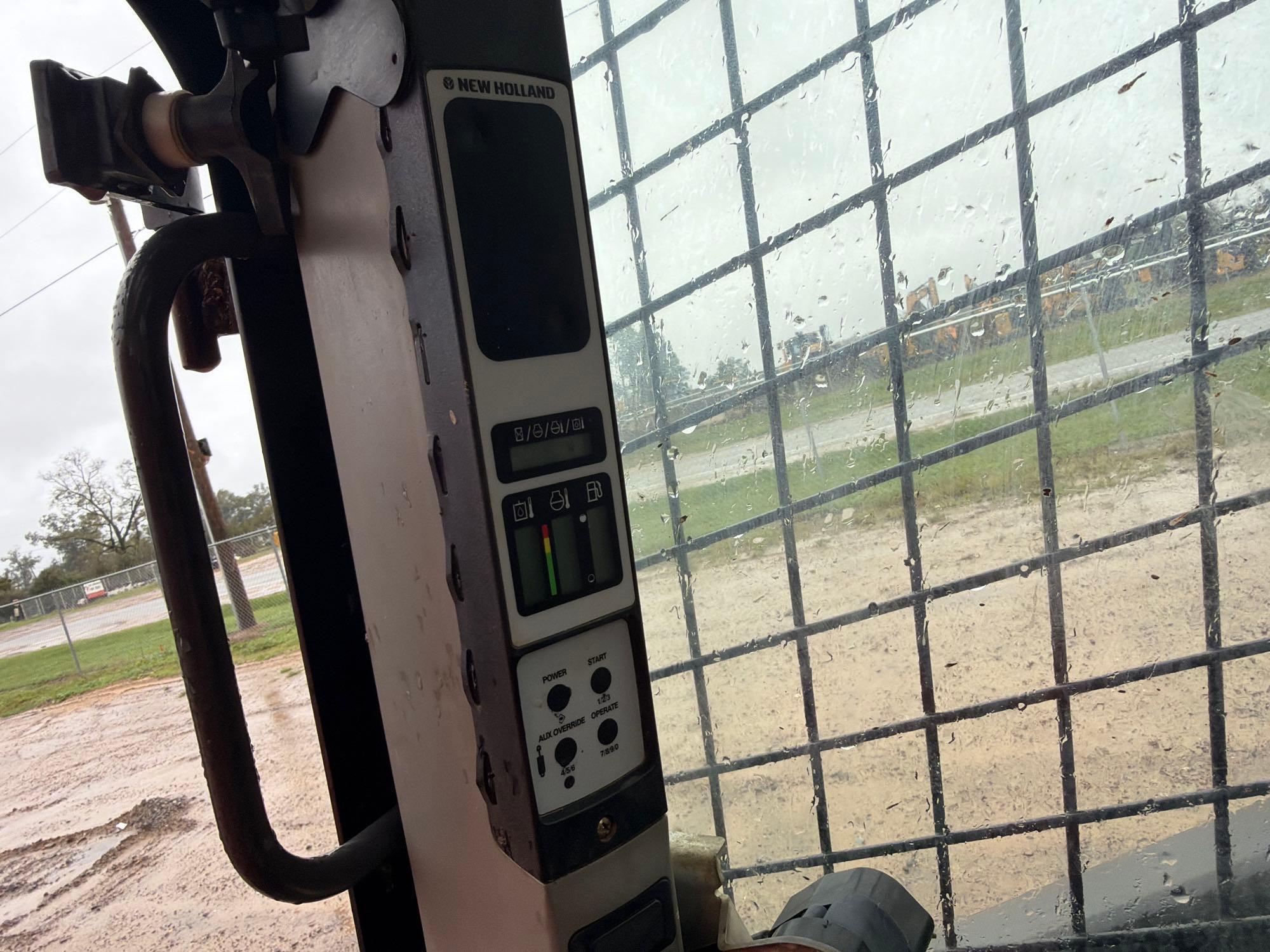 2019 New Holland C232