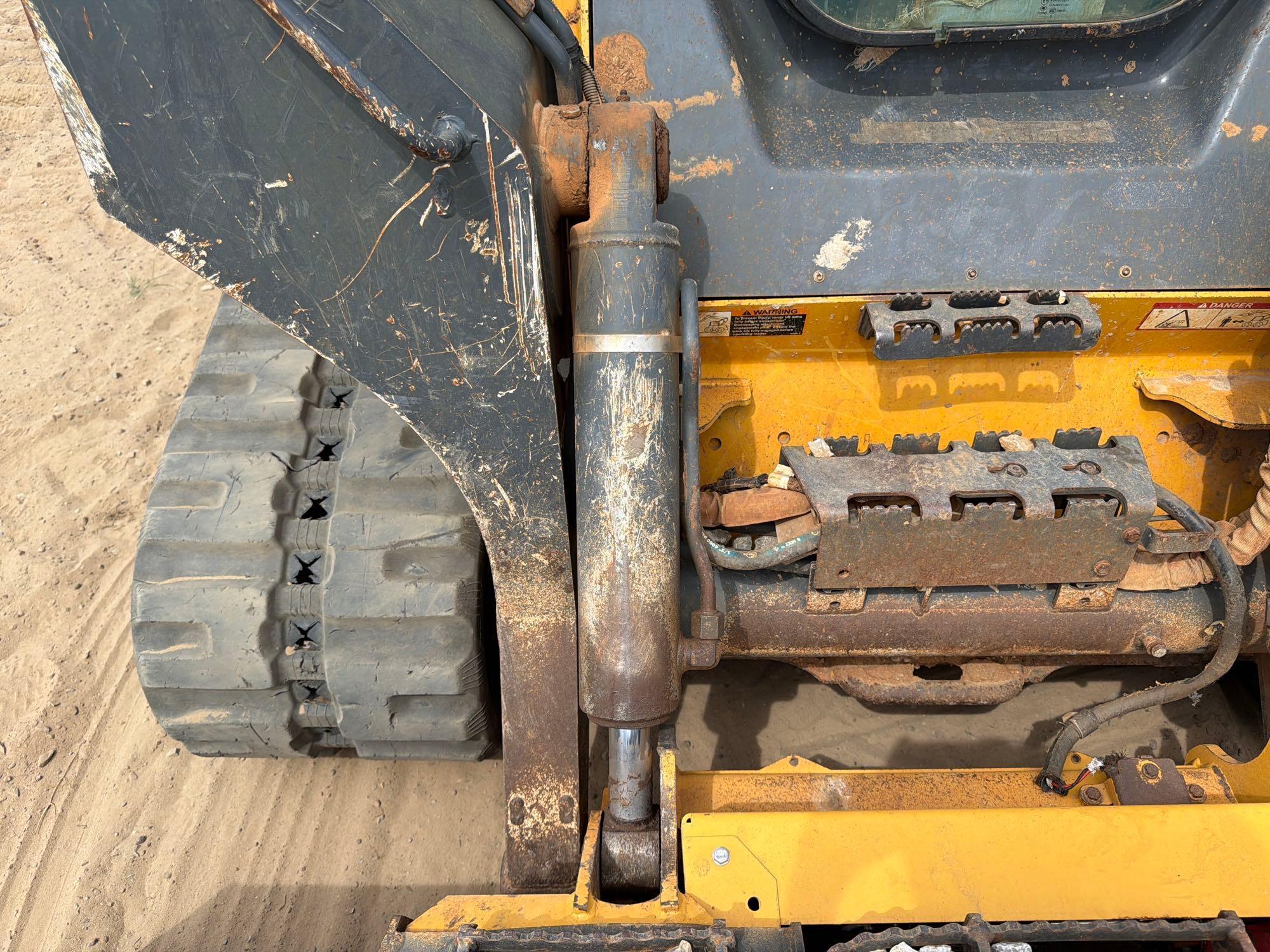 2020 John Deere 331G