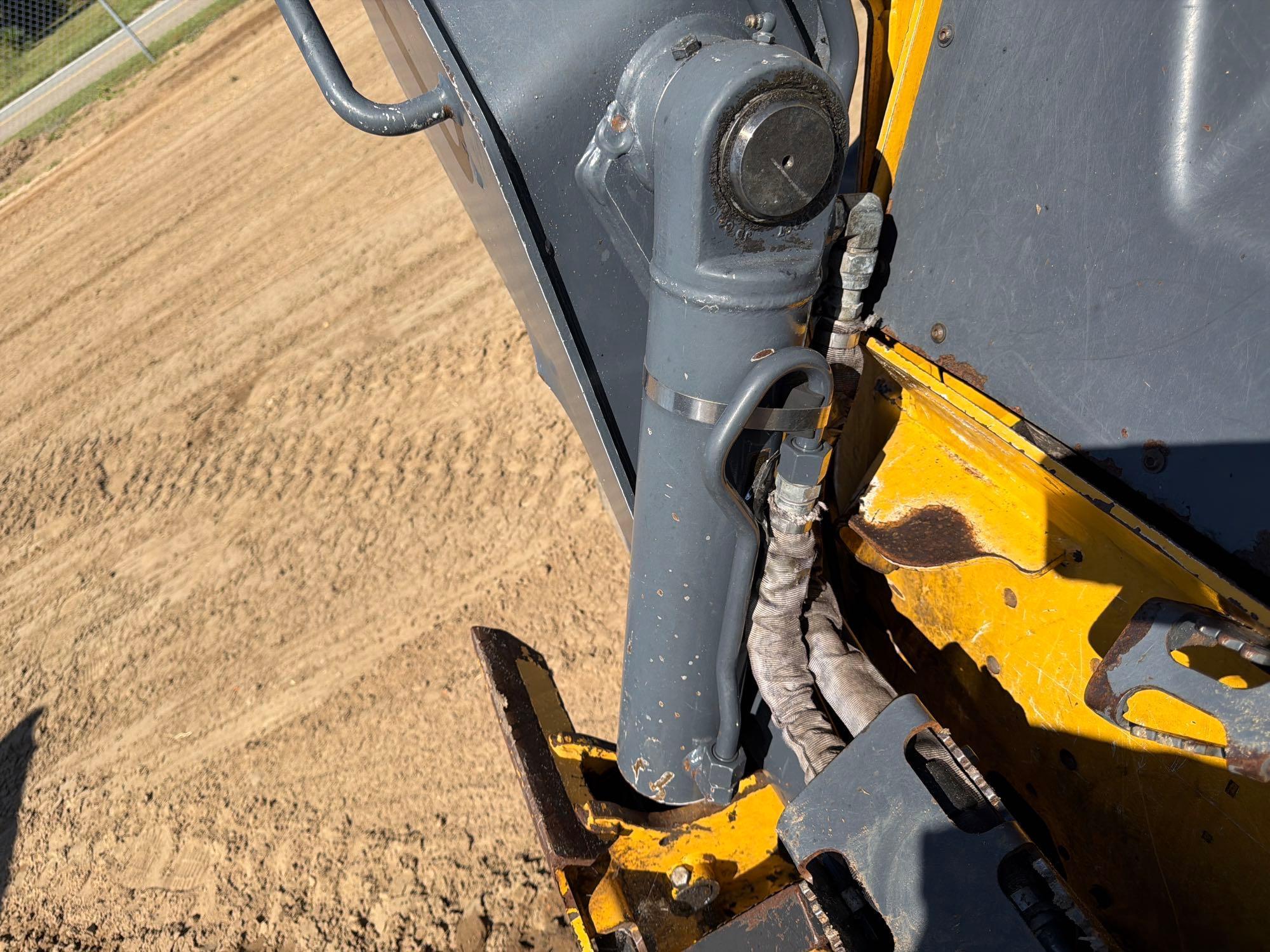 2022 John Deere 331G