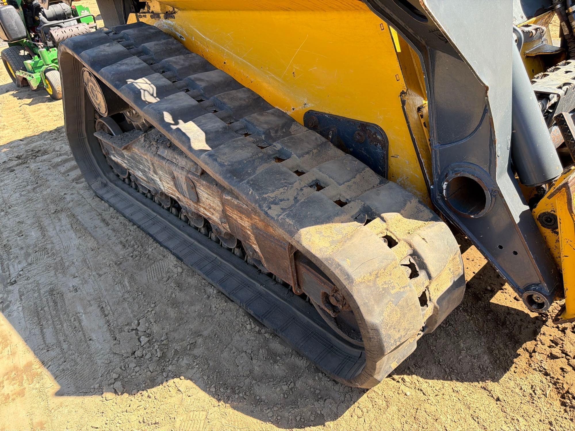 2022 John Deere 331G