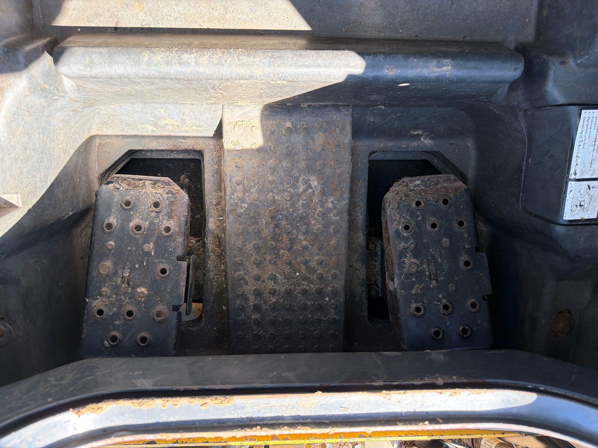 2022 John Deere 331G