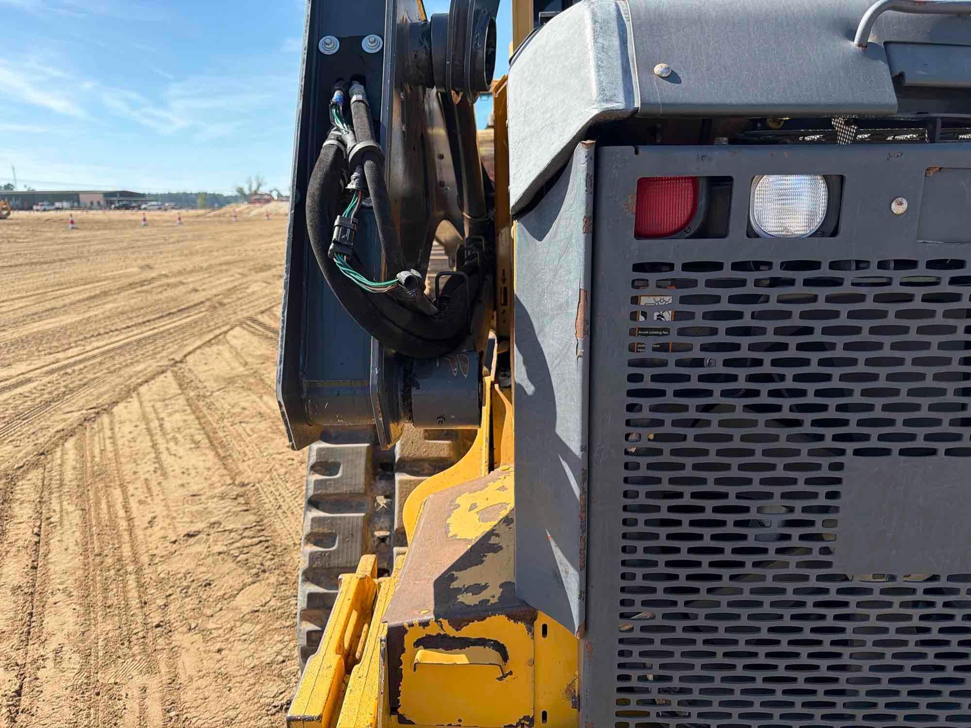 2022 John Deere 331G