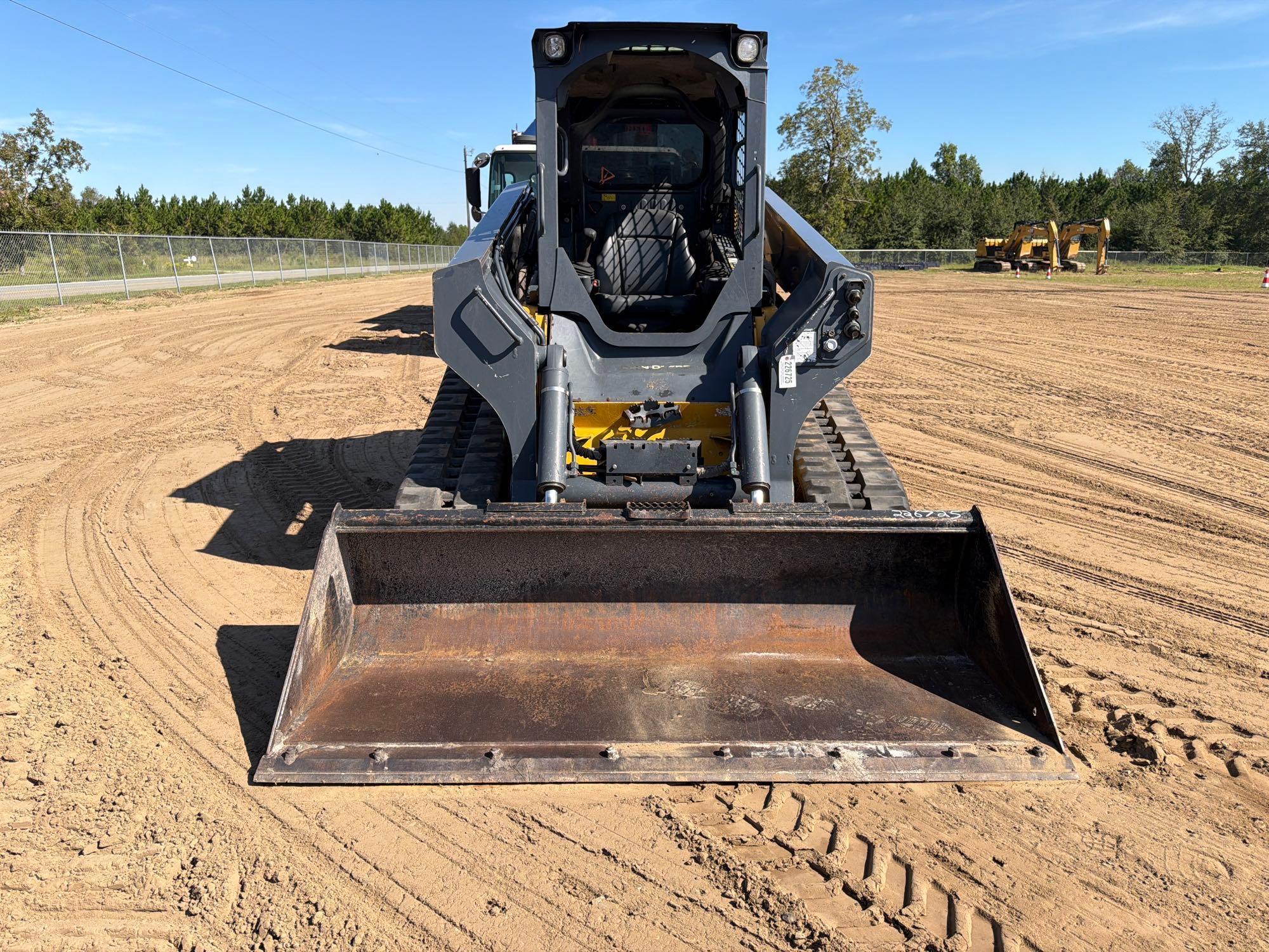 2022 John Deere 331G