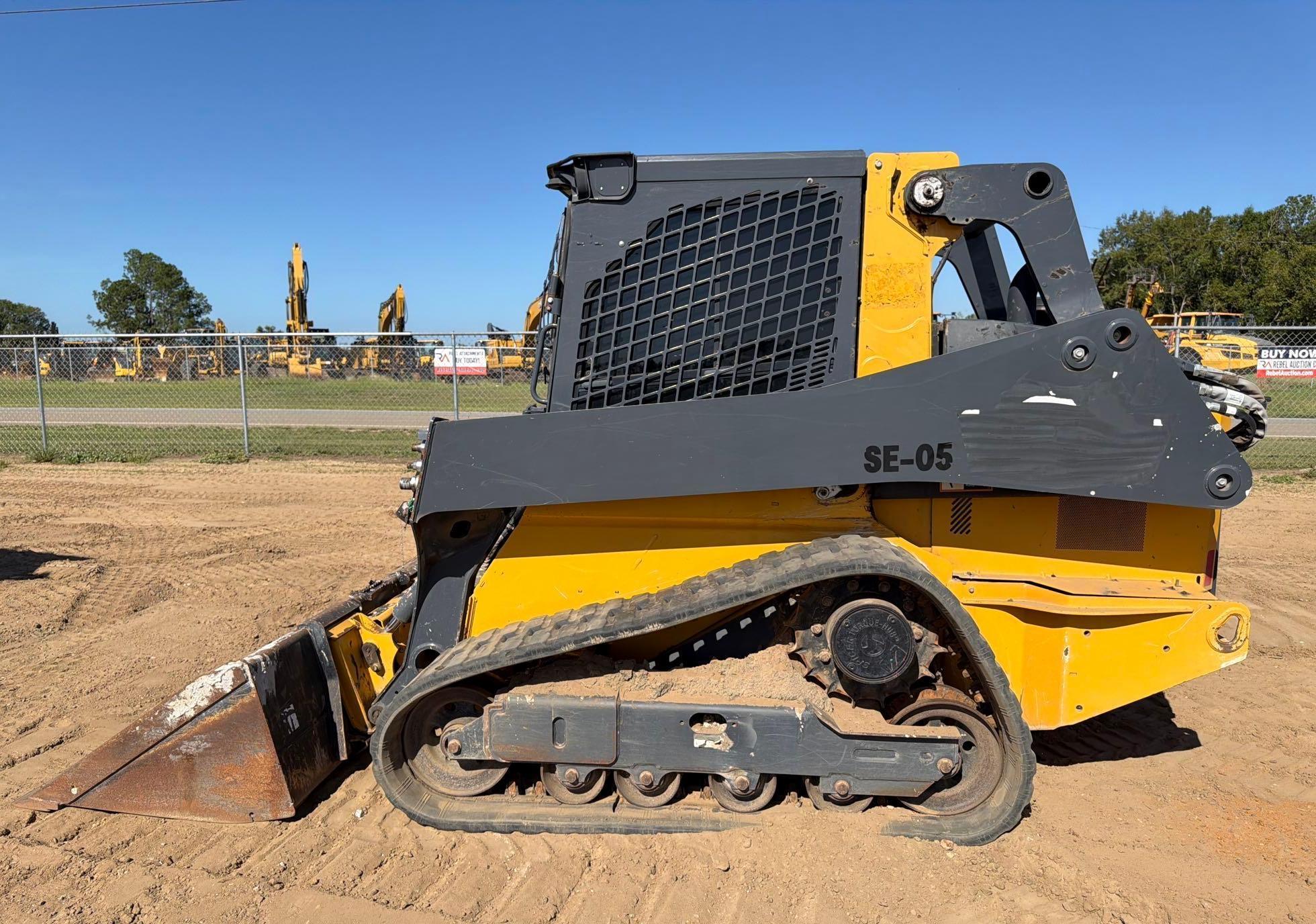 2023 John Deere 325G