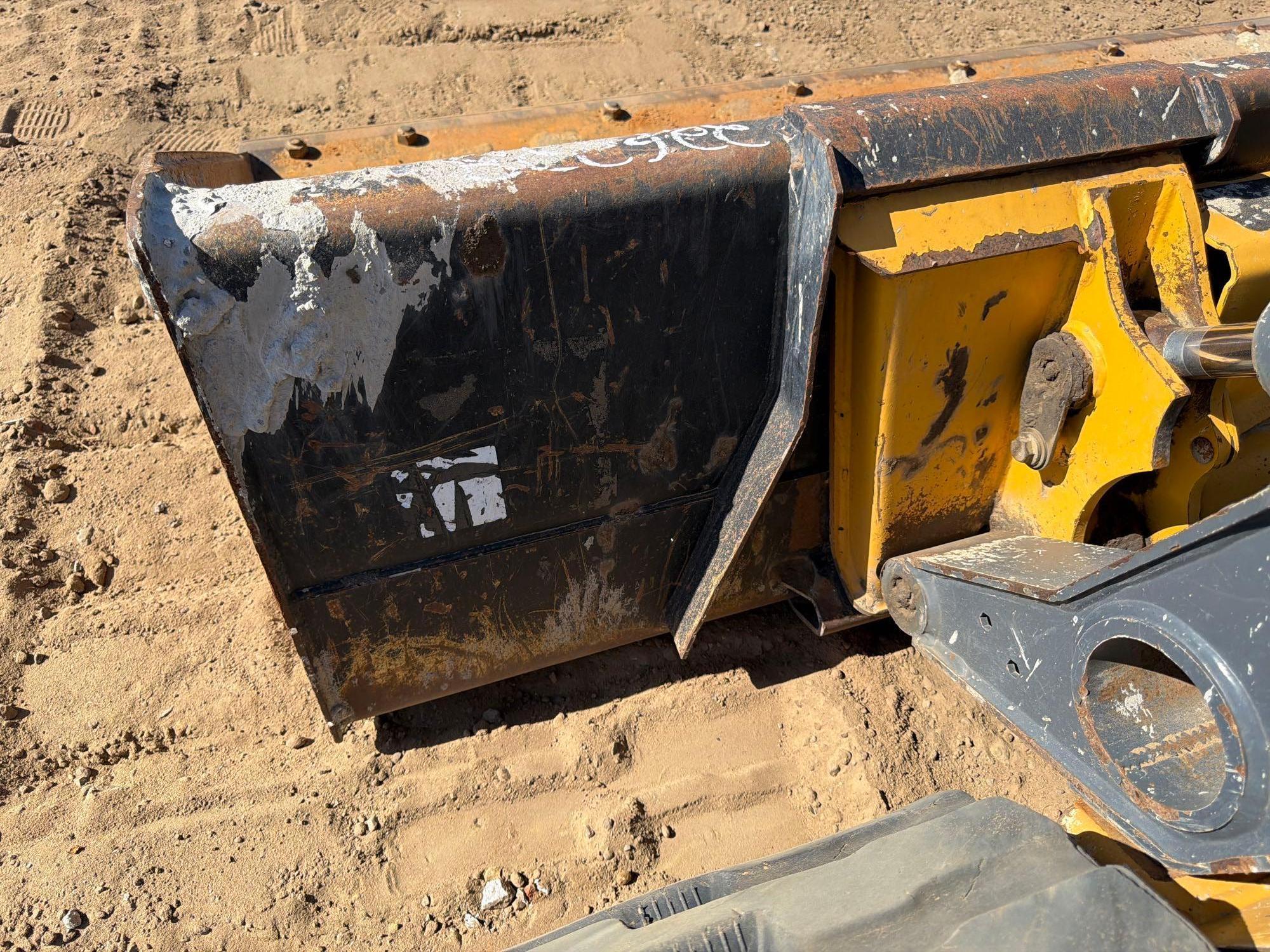 2023 John Deere 325G