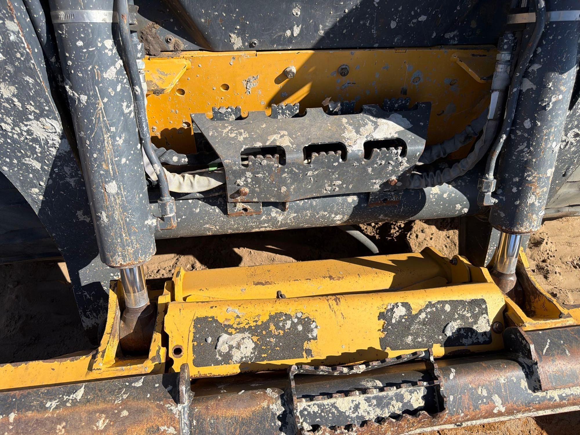 2023 John Deere 325G