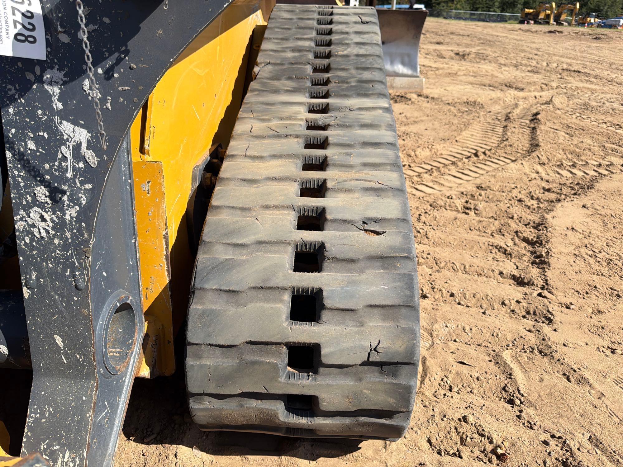2023 John Deere 325G