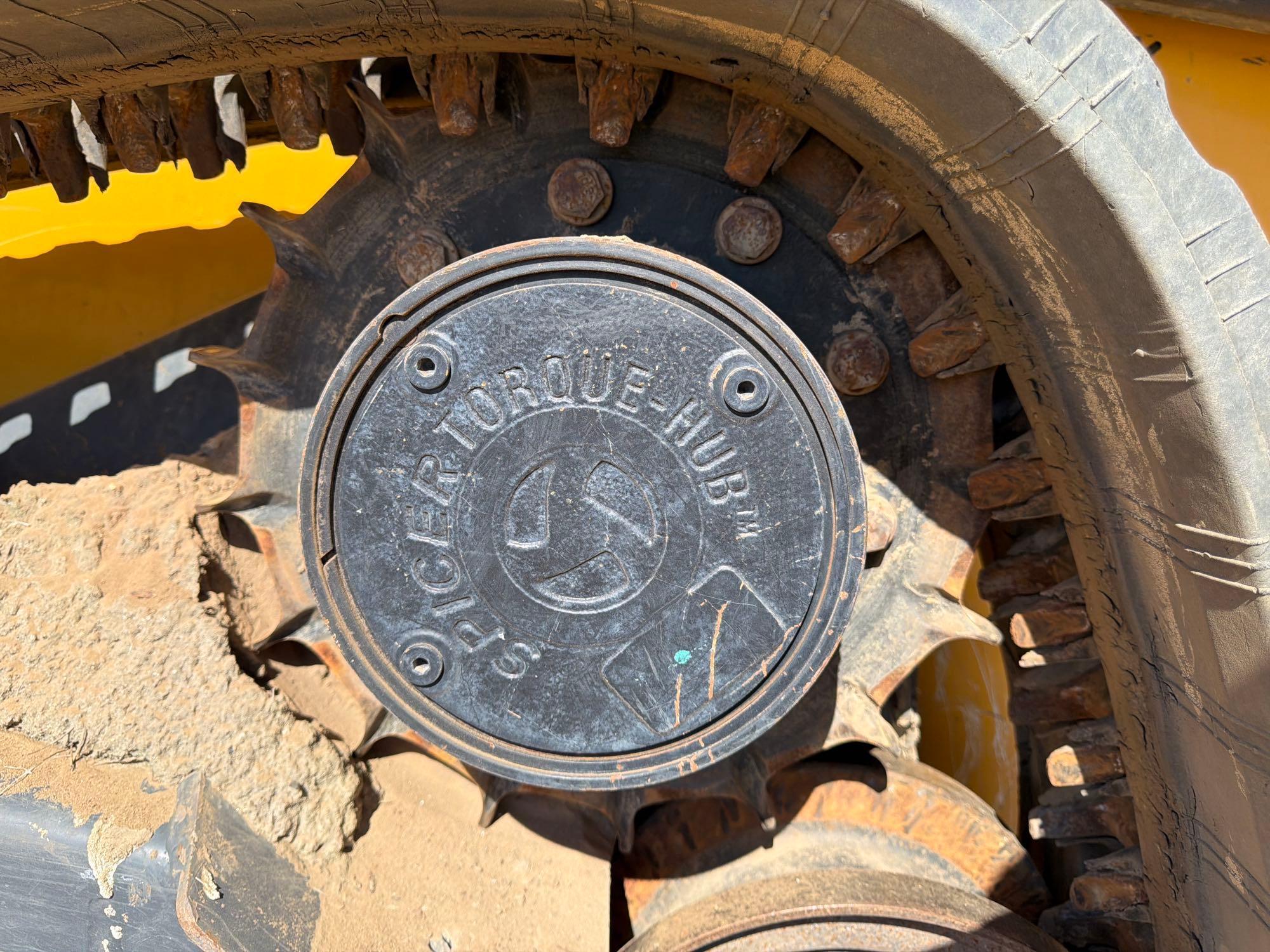 2023 John Deere 325G