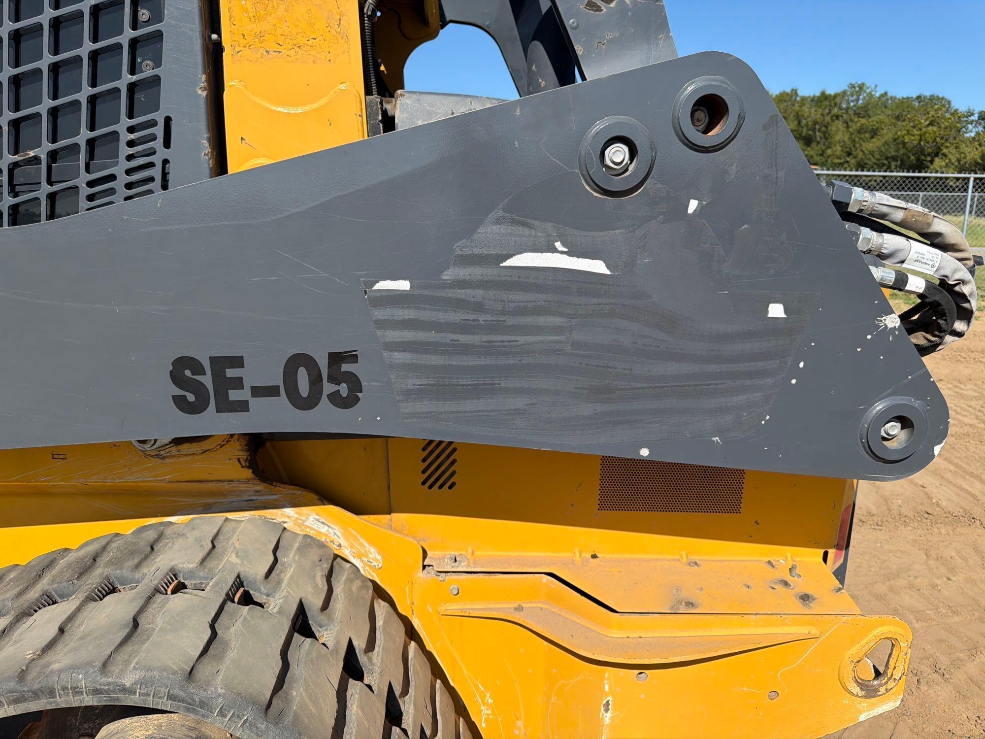 2023 John Deere 325G