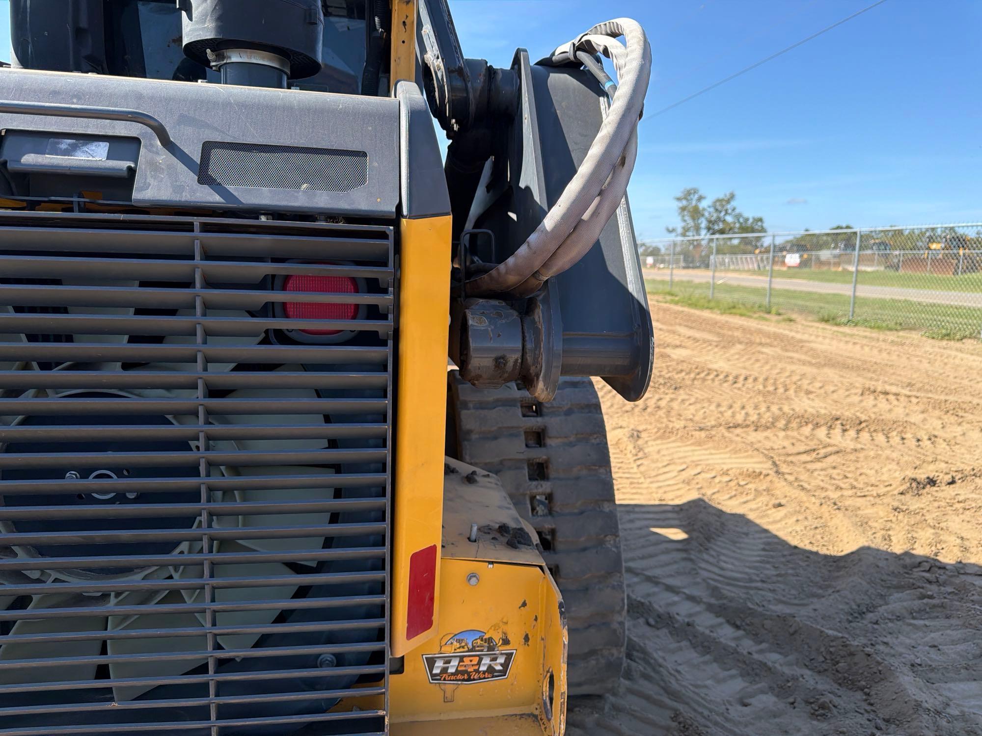 2023 John Deere 325G