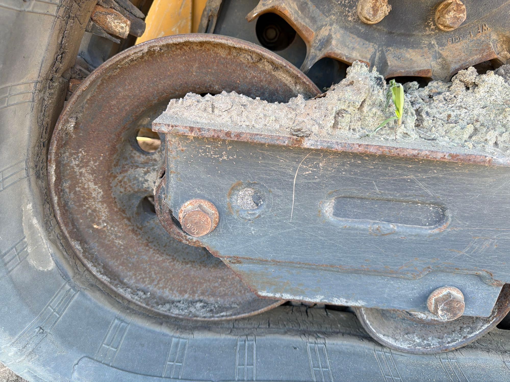 2023 John Deere 325G