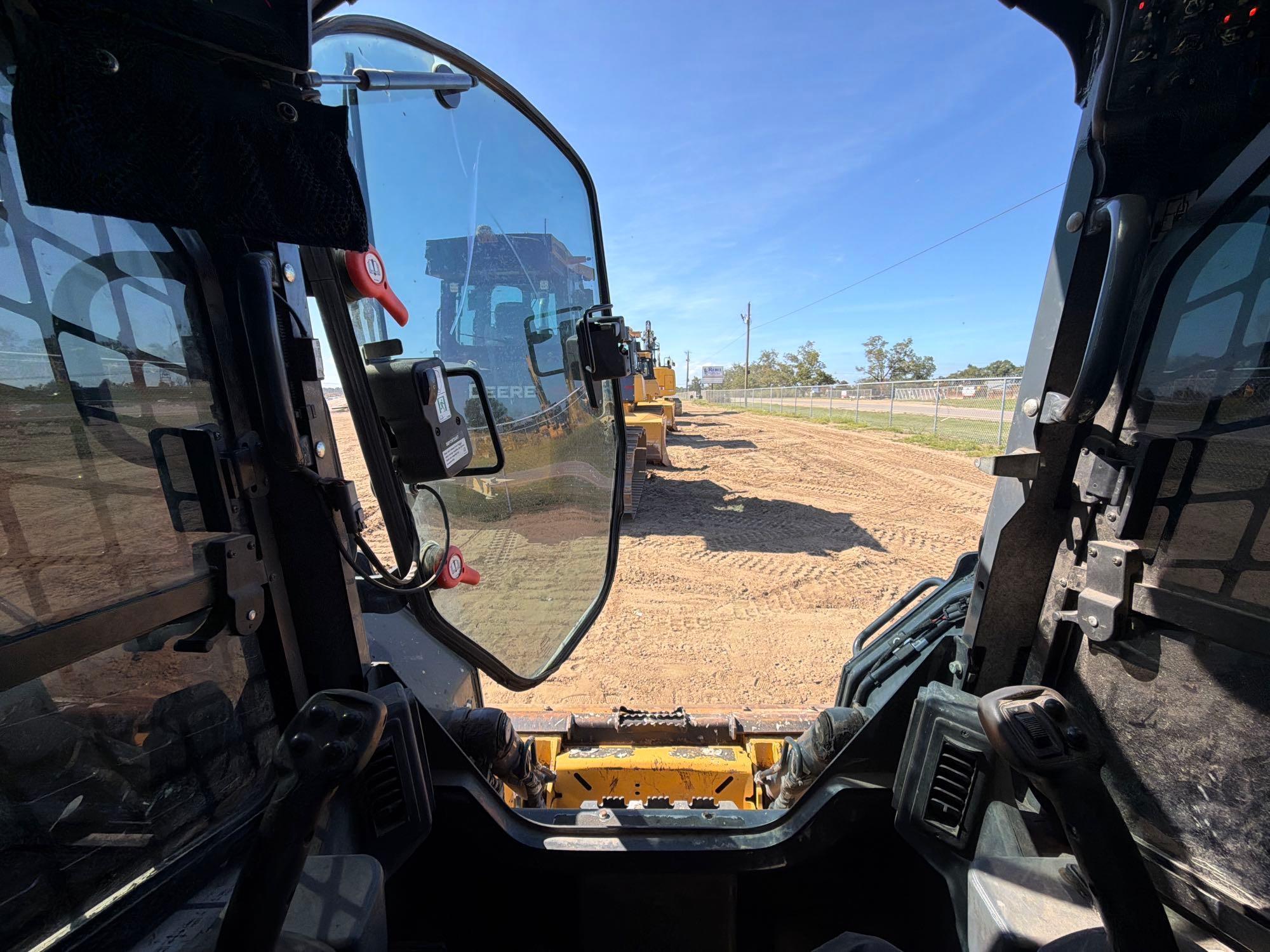 2023 John Deere 325G