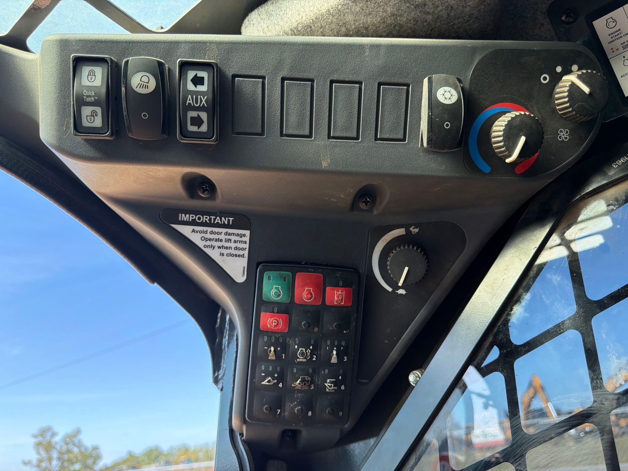 2023 John Deere 325G