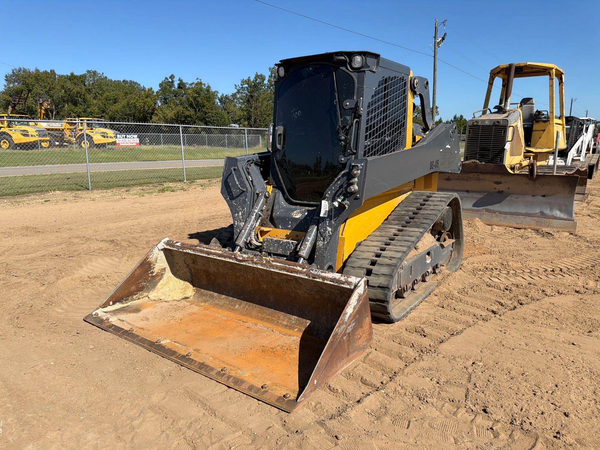 2023 John Deere 325G
