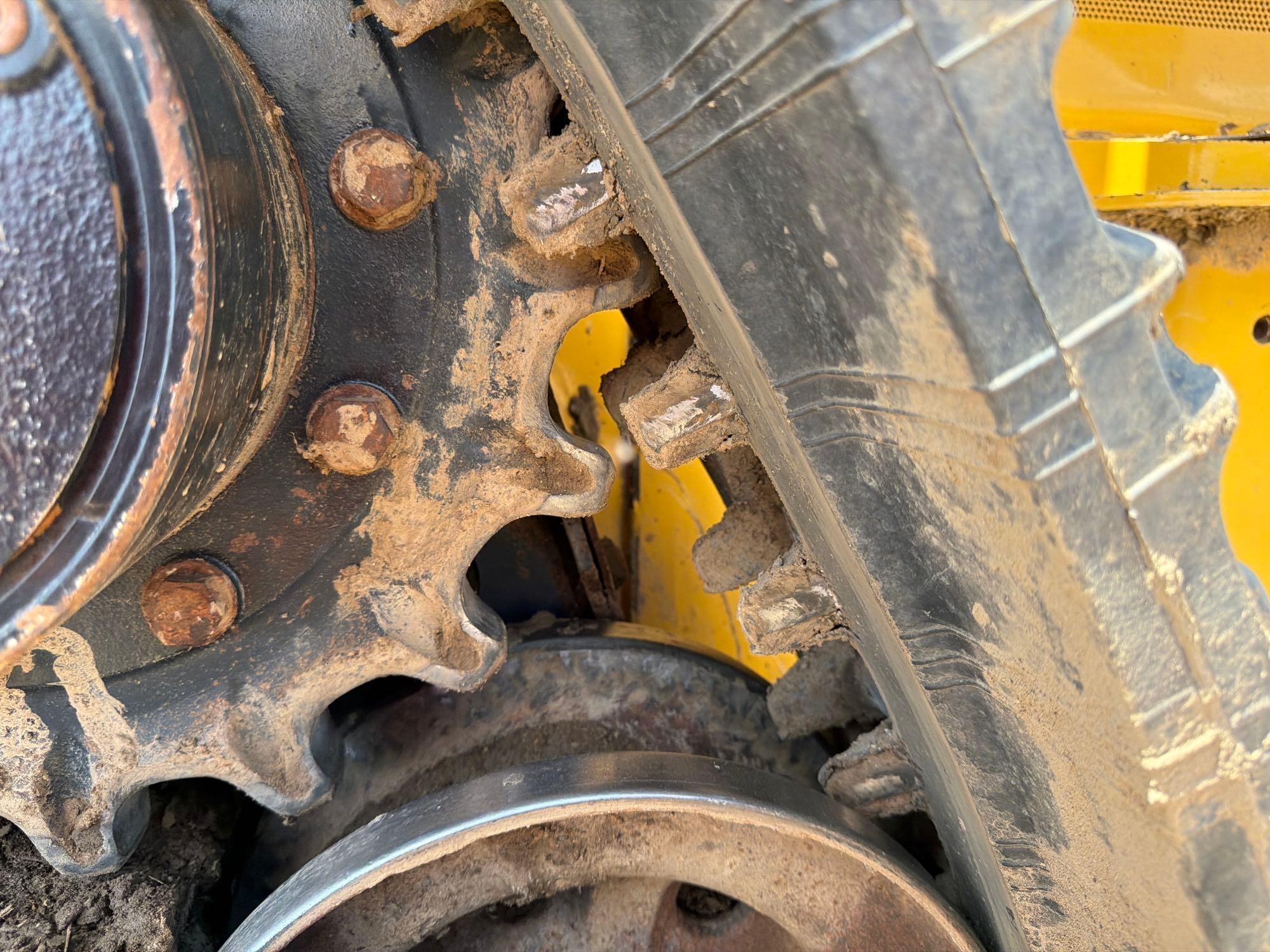 John Deere 325G