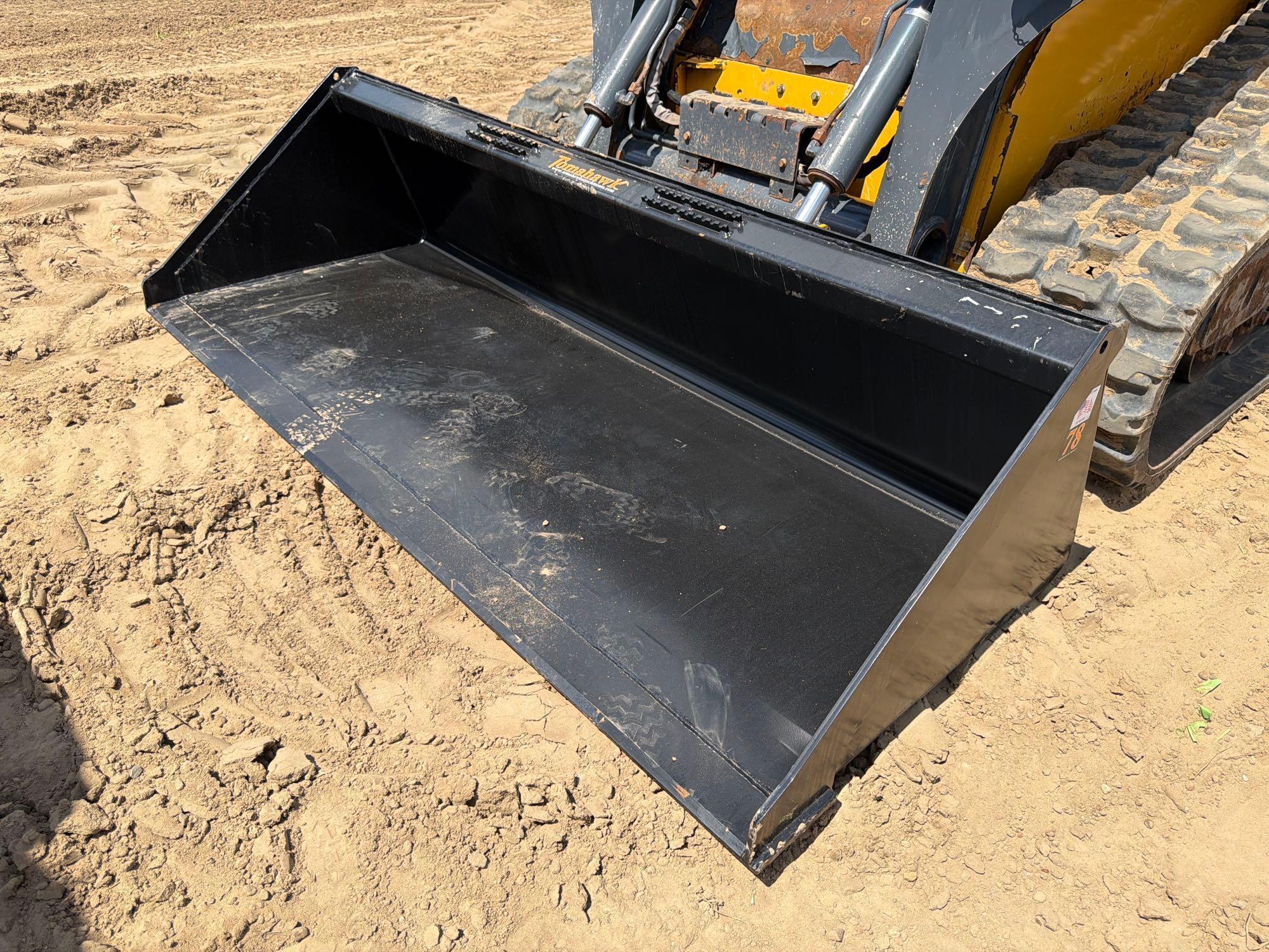 John Deere 325G