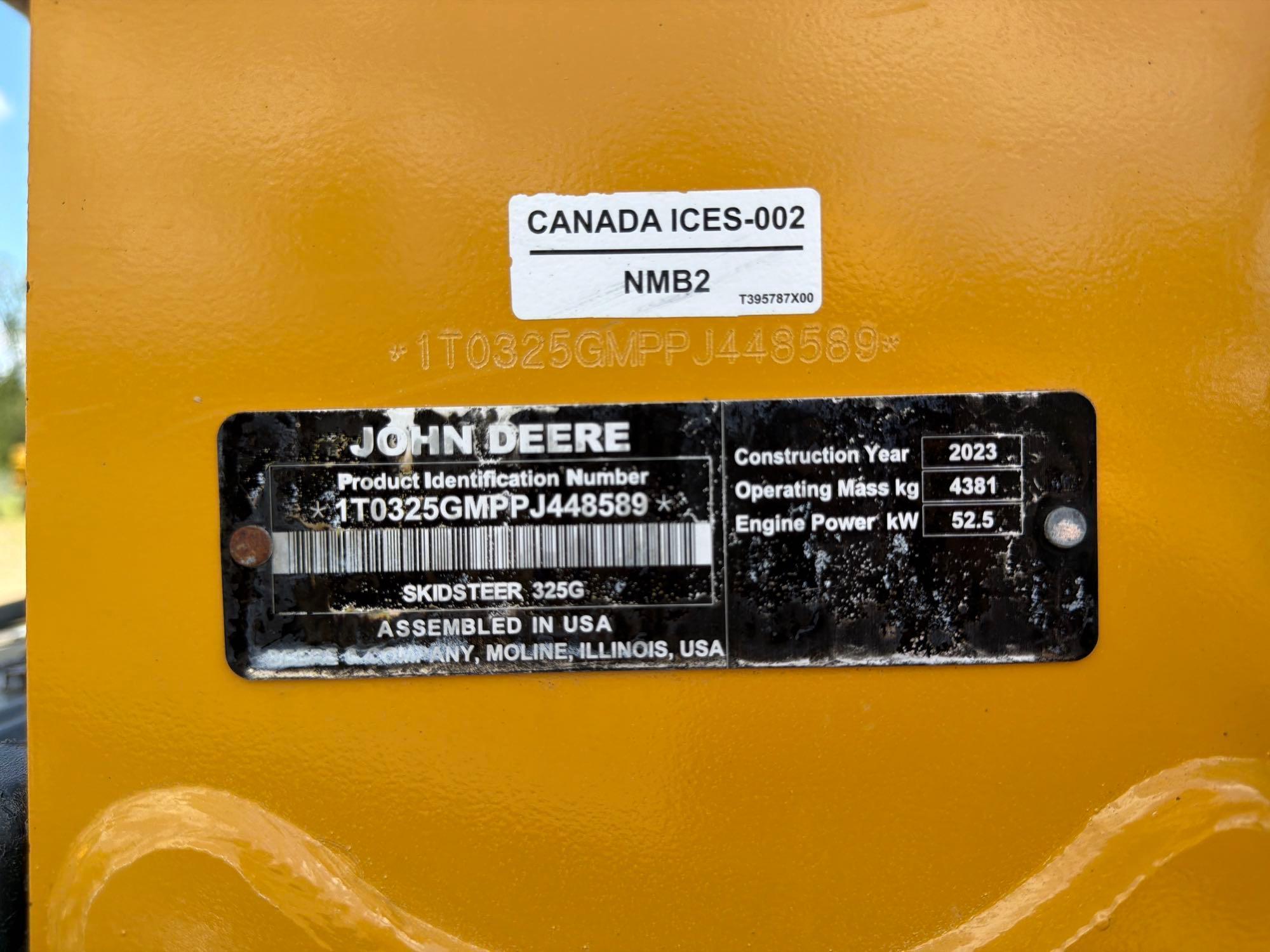 John Deere 325G