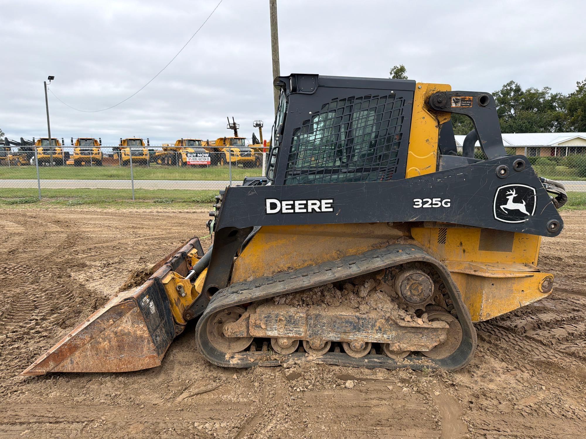 2022 John Deere 325G