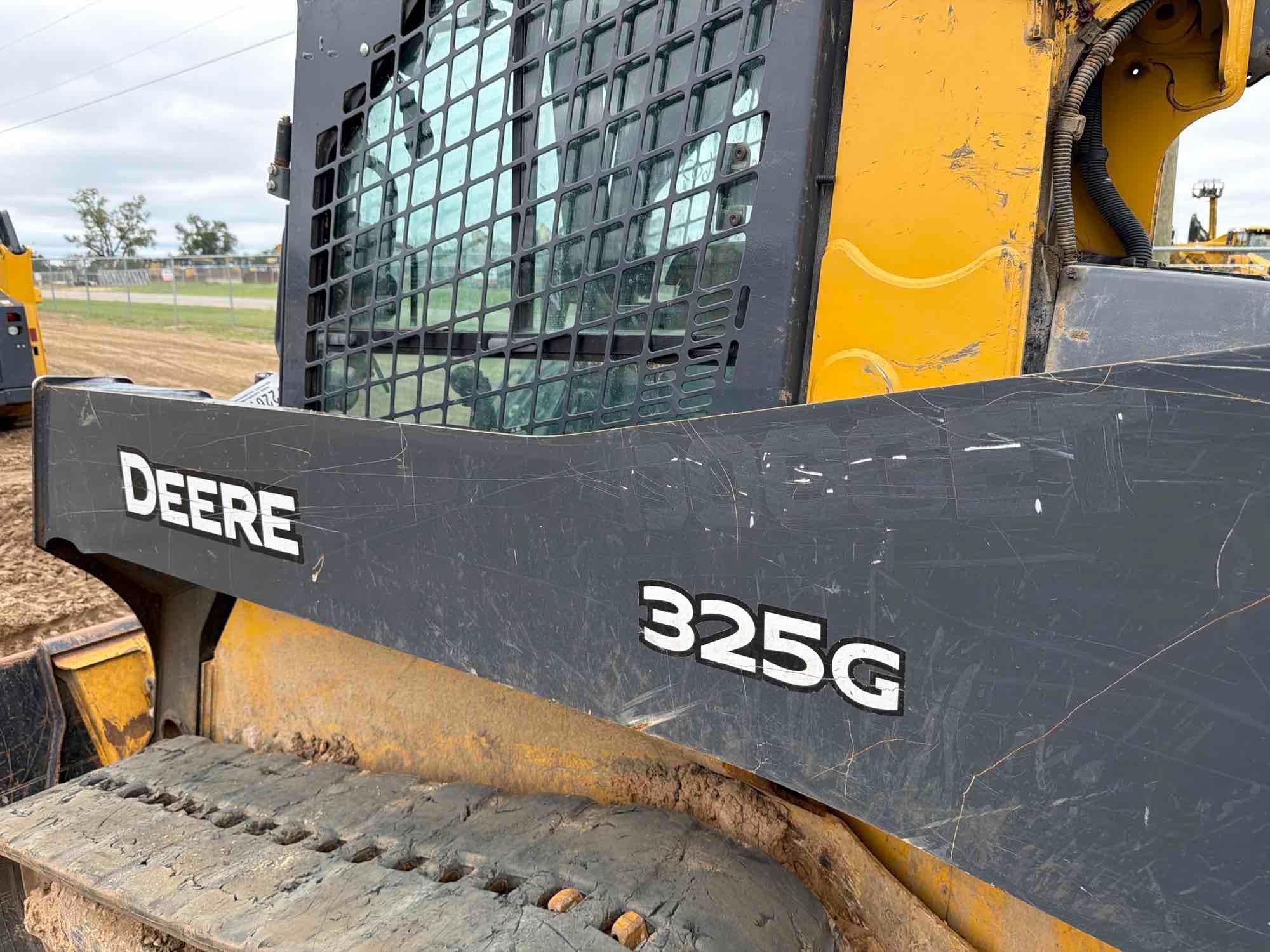2022 John Deere 325G