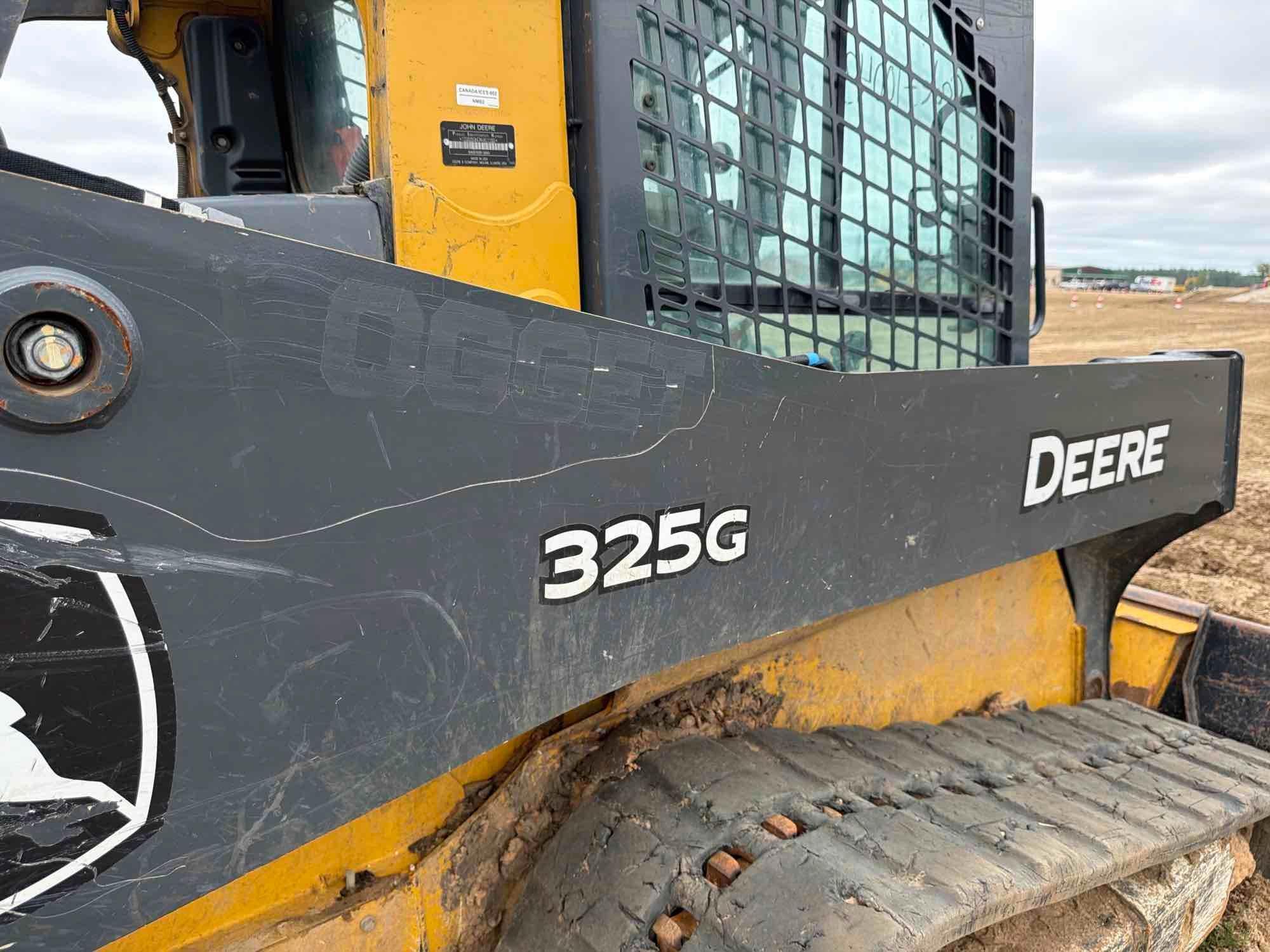 2022 John Deere 325G