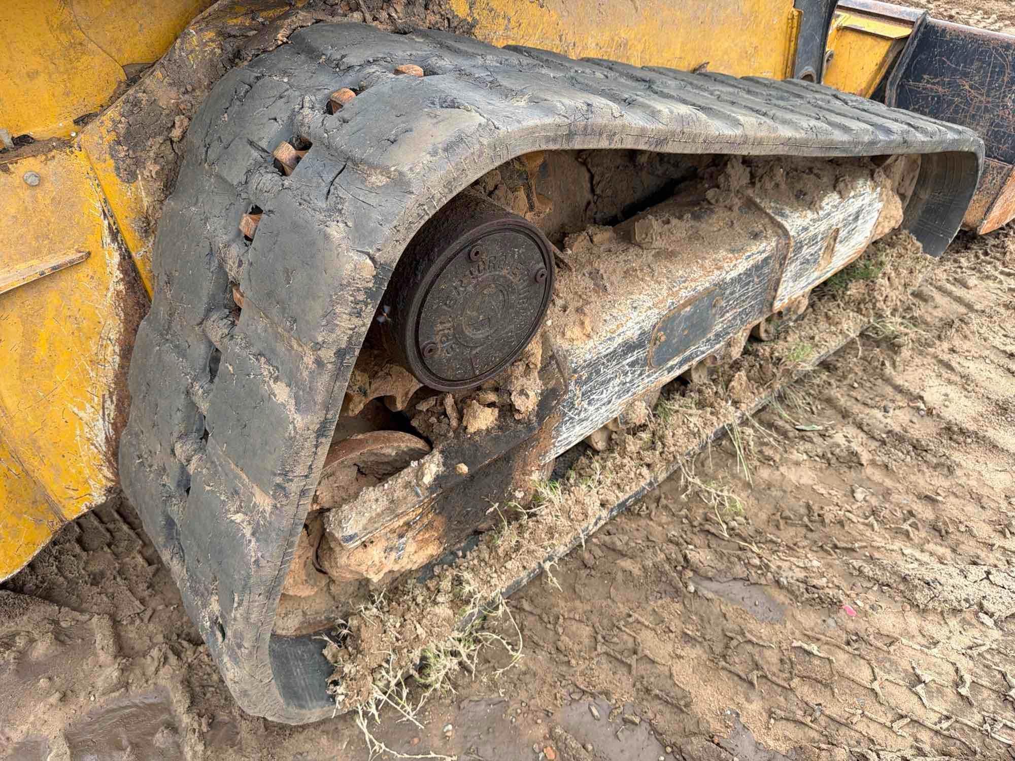 2022 John Deere 325G