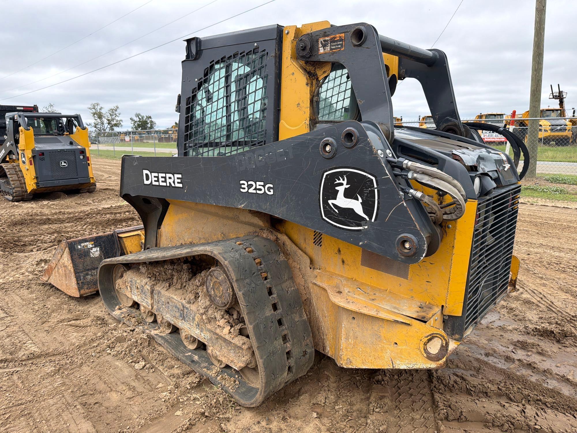2022 John Deere 325G