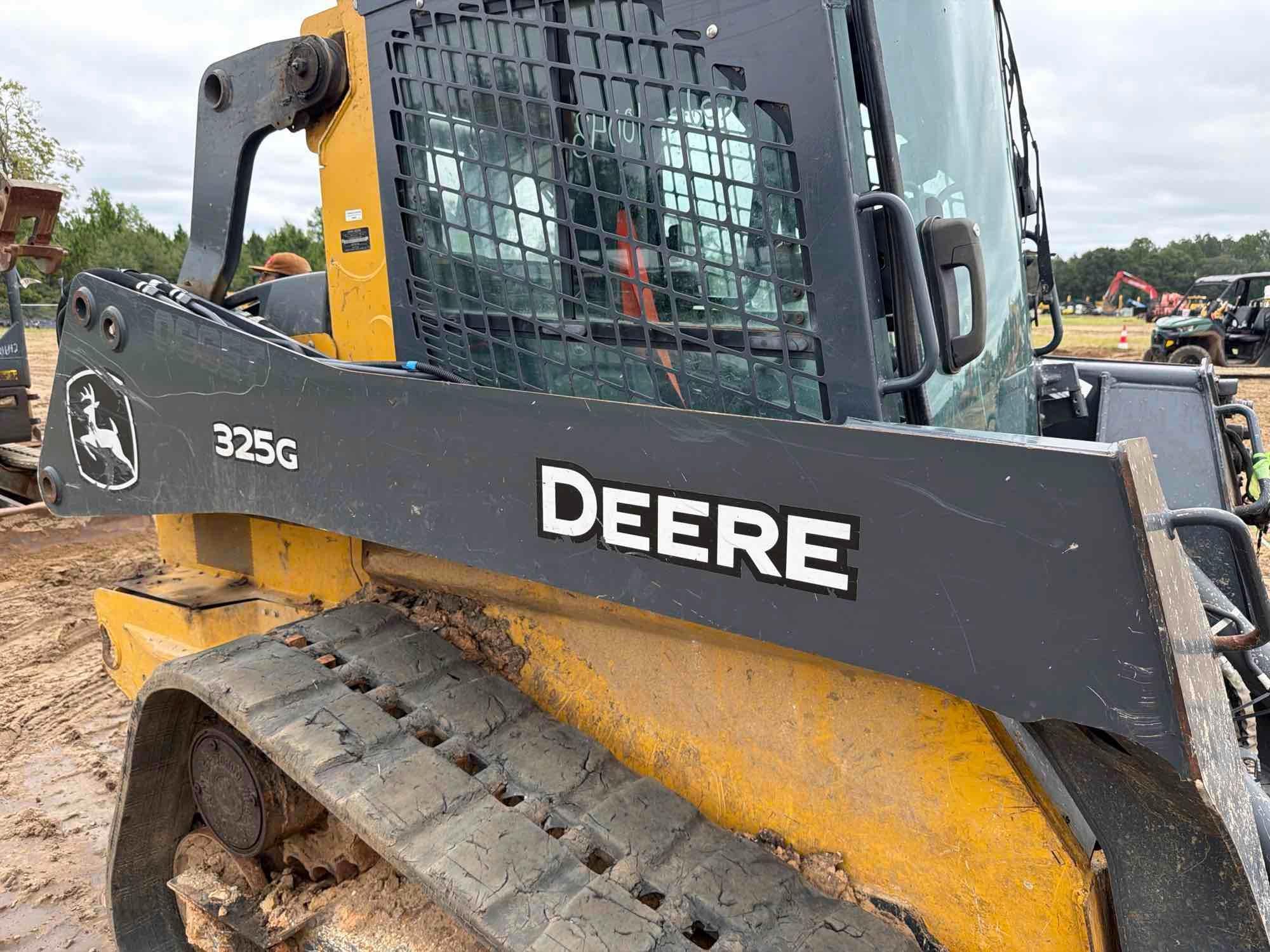 2022 John Deere 325G