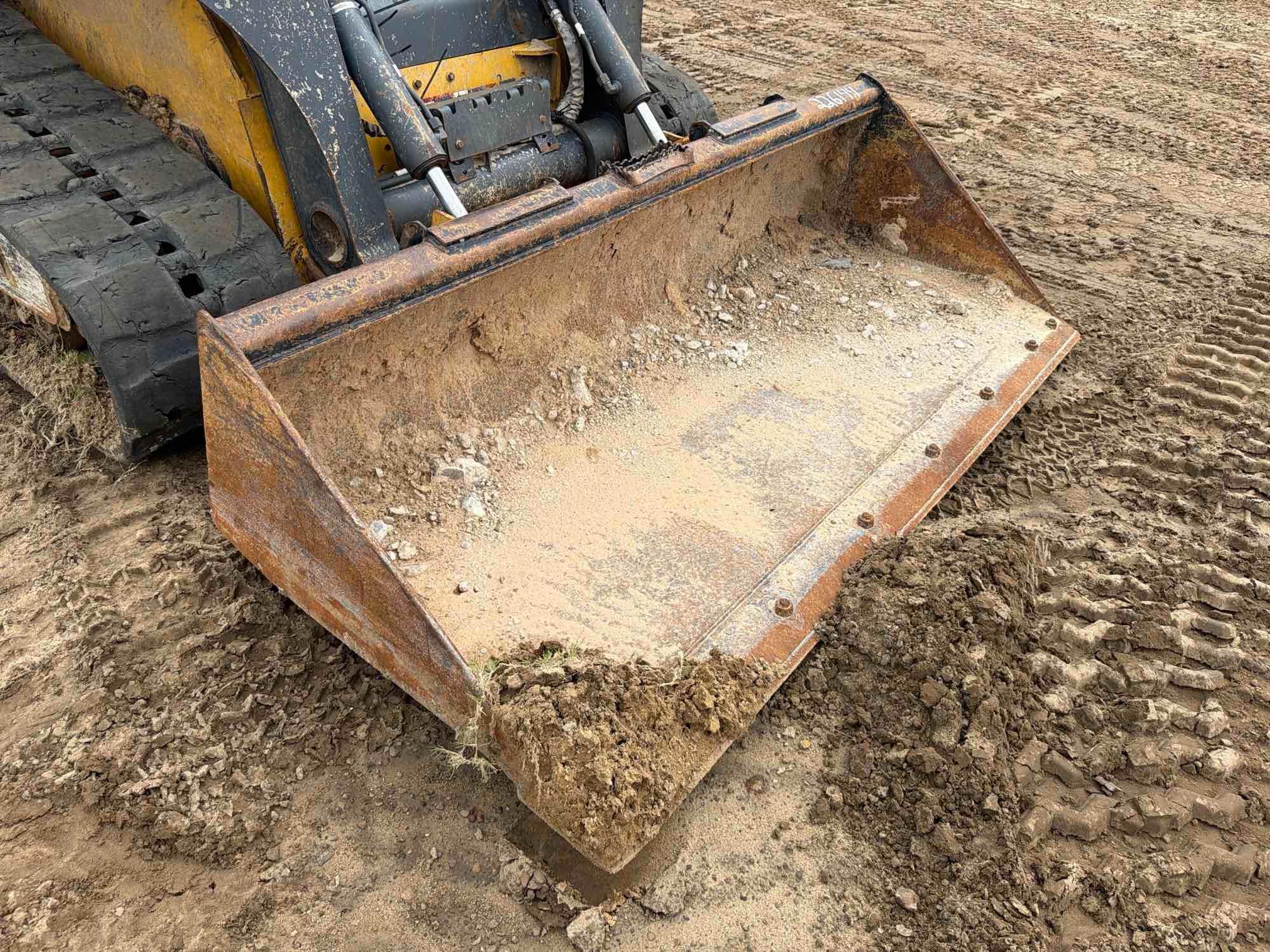 2022 John Deere 325G
