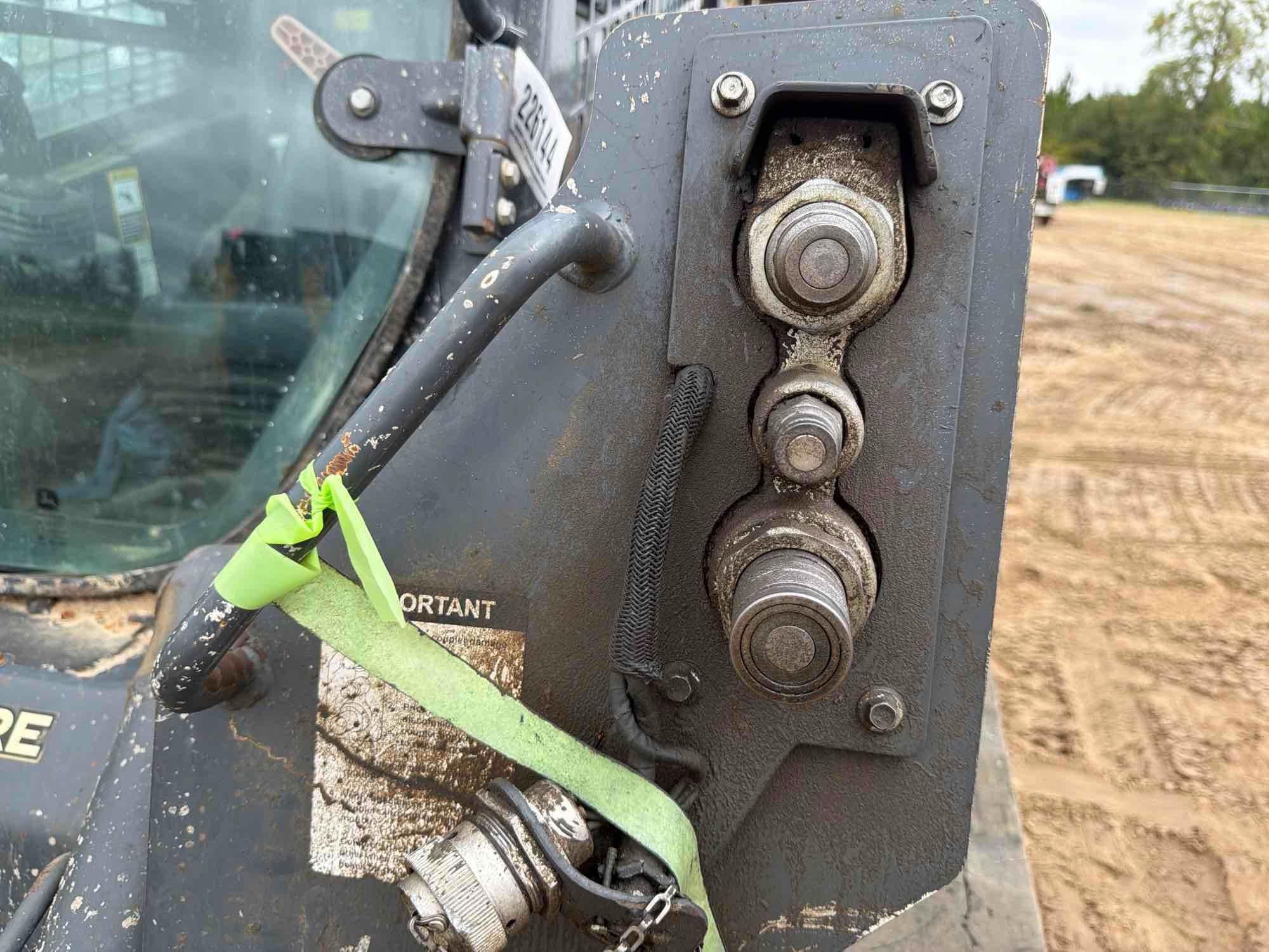 2022 John Deere 325G