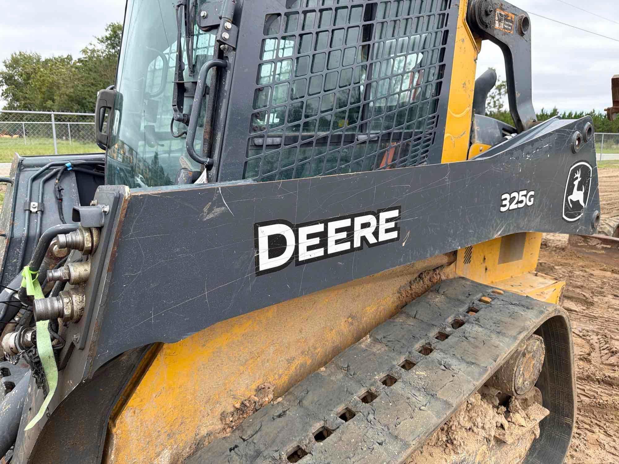 2022 John Deere 325G