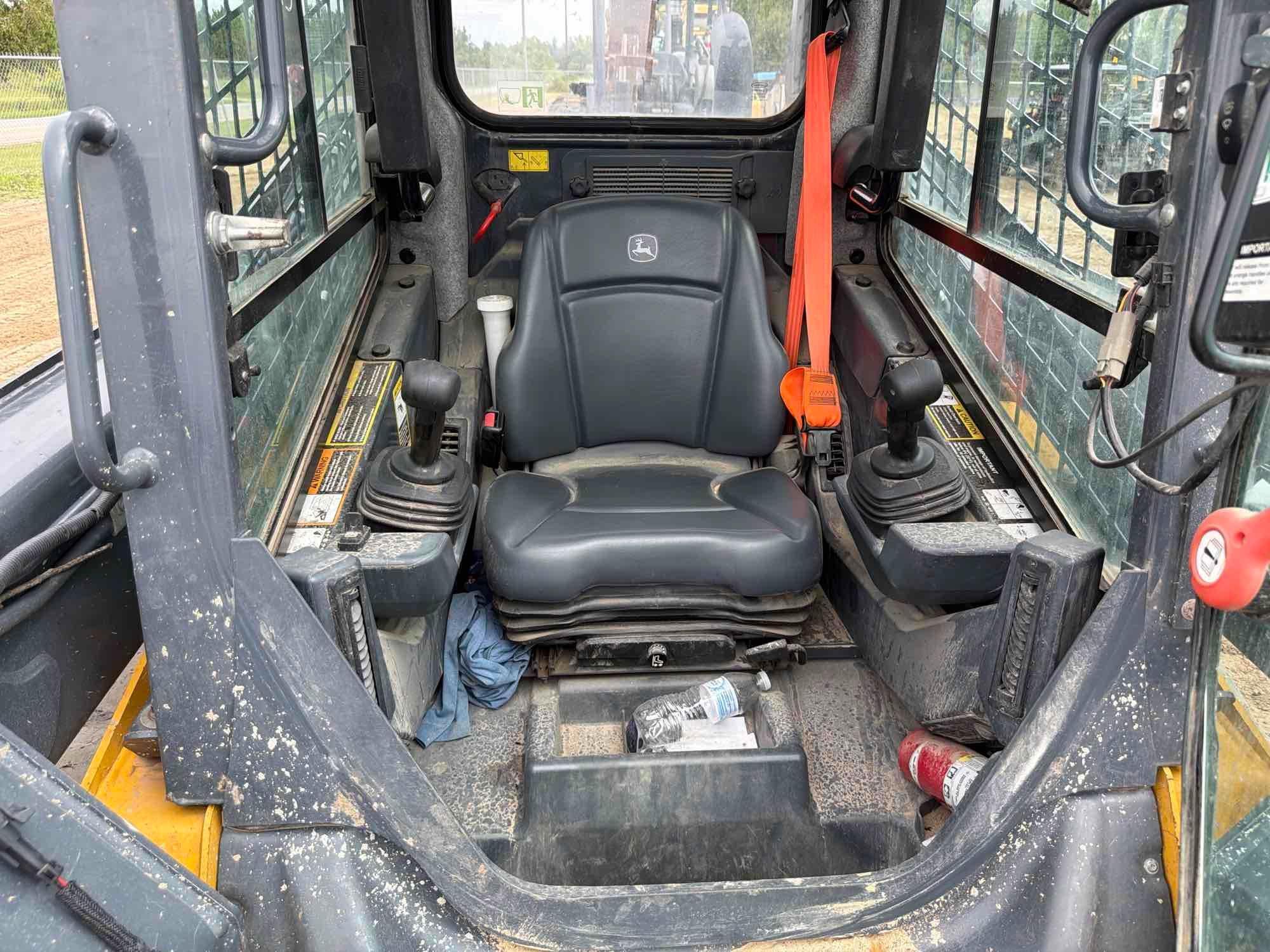 2022 John Deere 325G