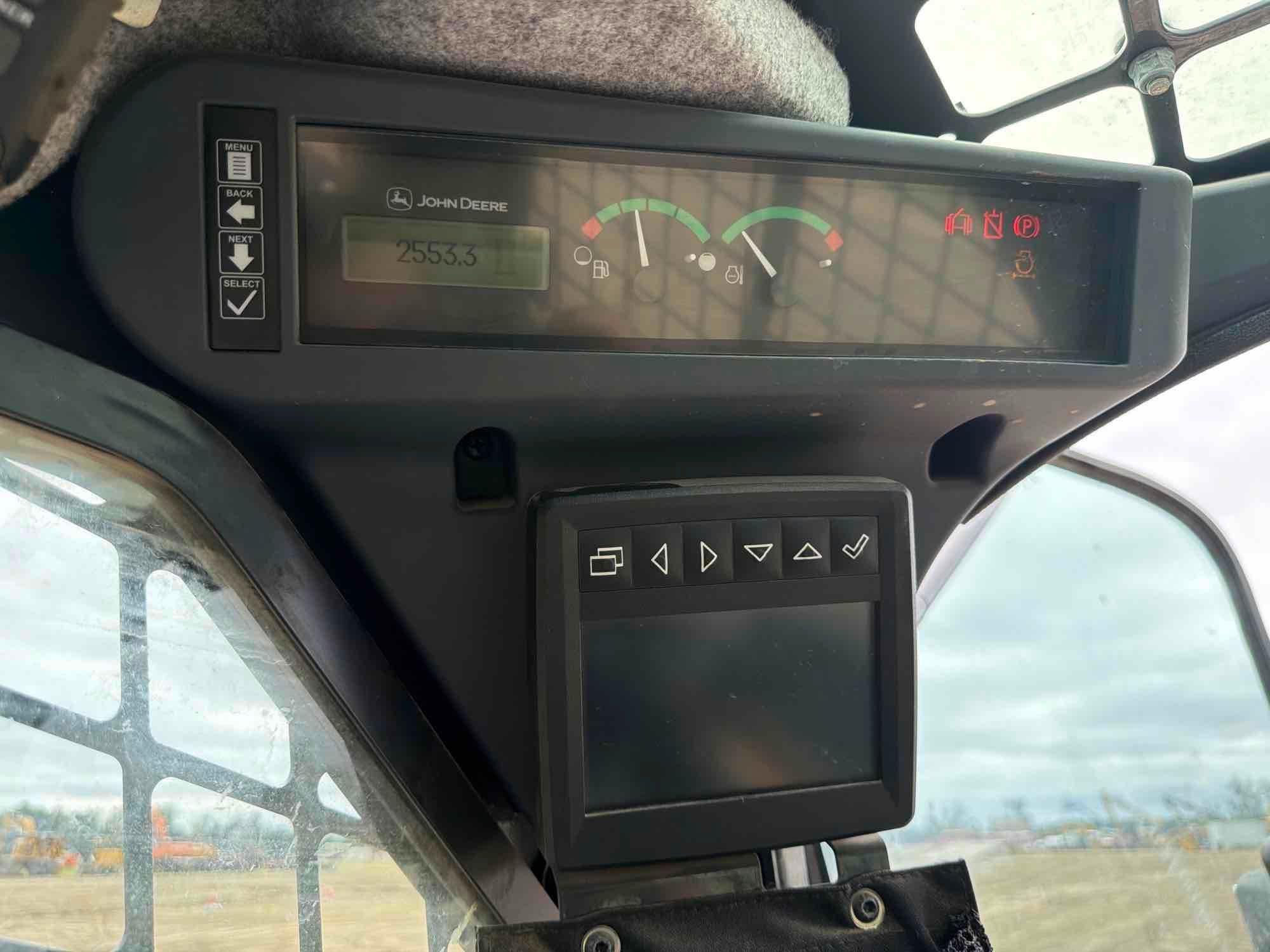 2022 John Deere 325G