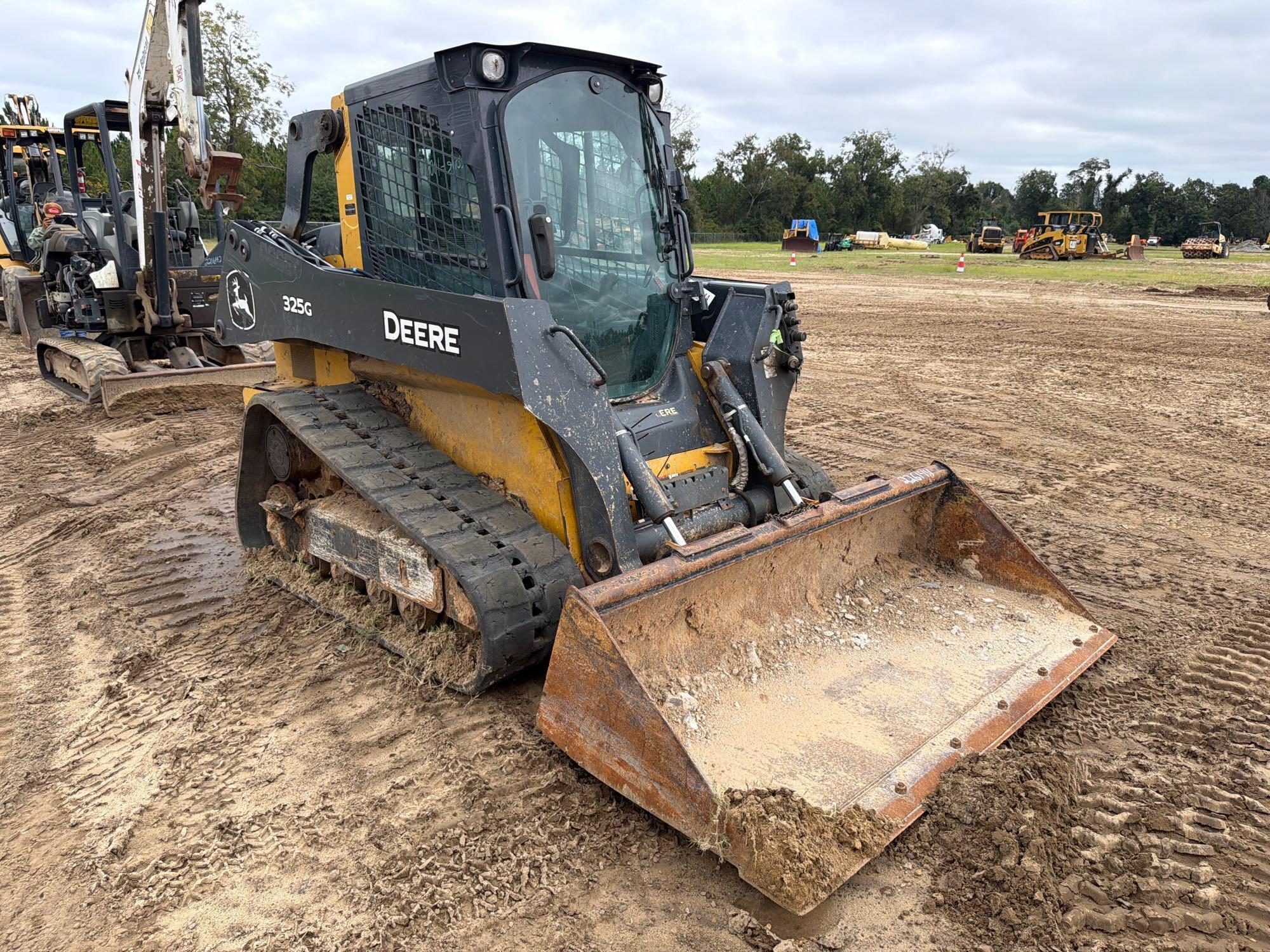 2022 John Deere 325G