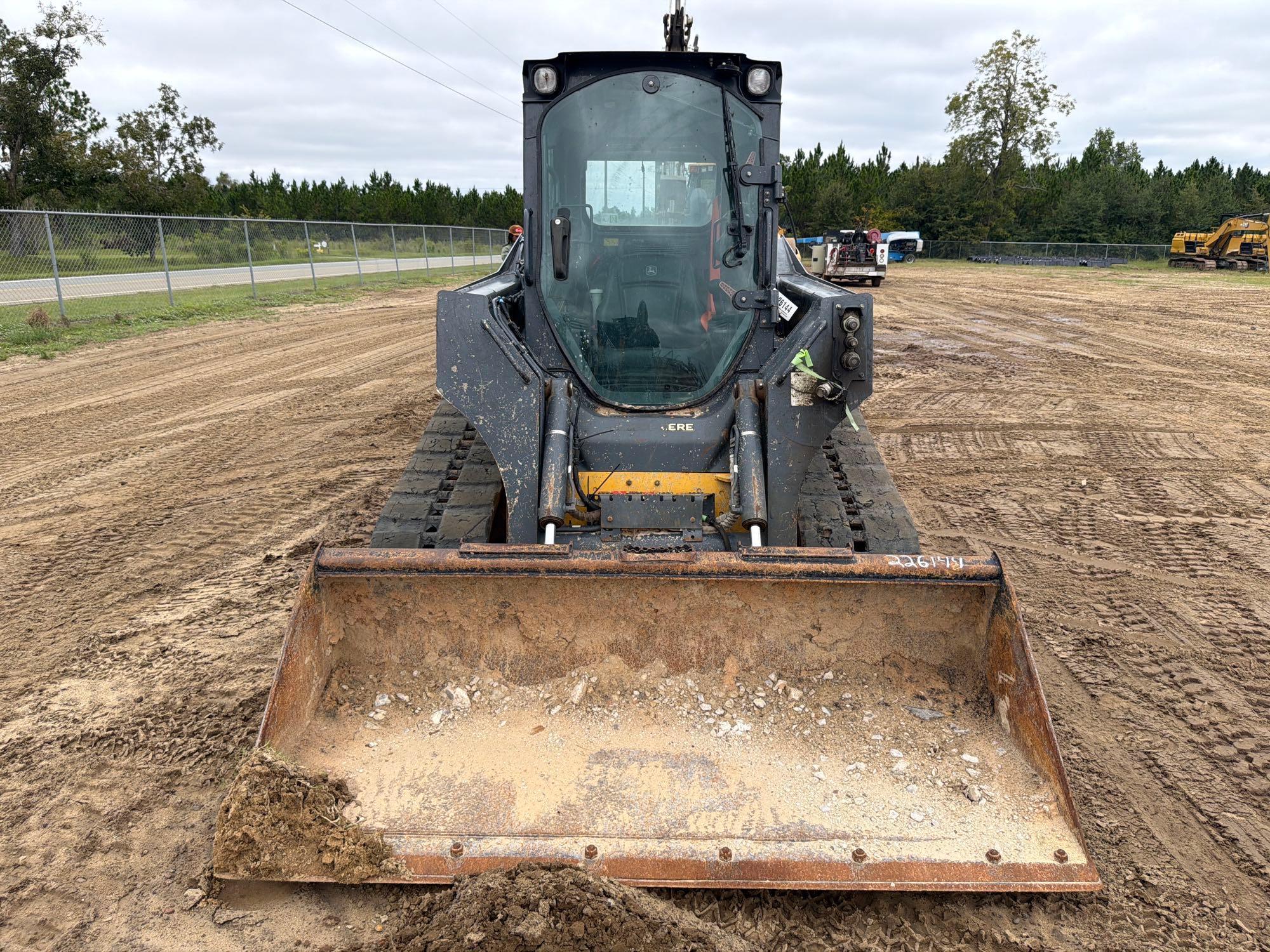 2022 John Deere 325G