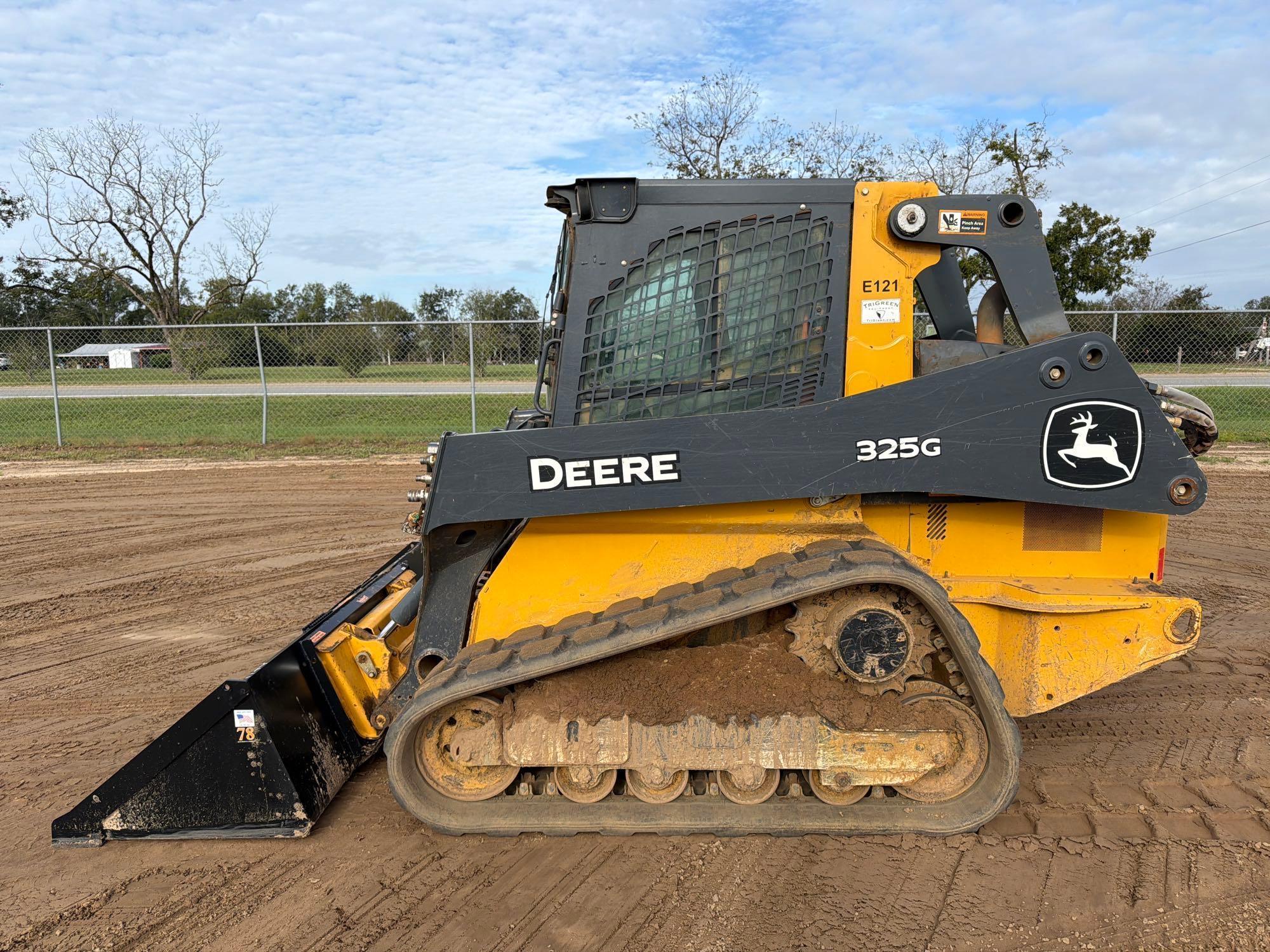 2022 John Deere 325G